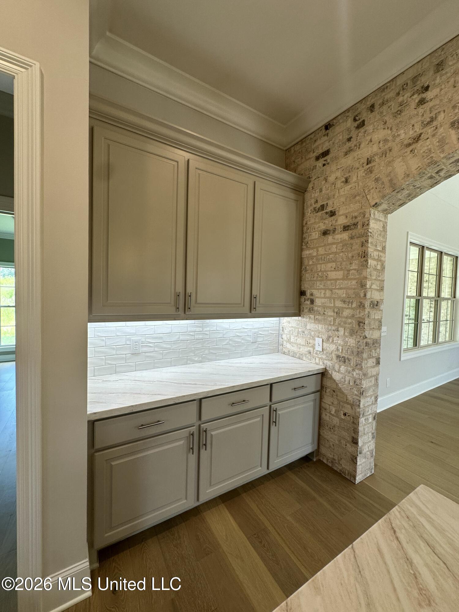412 Old Maple Cove Property Photo 5