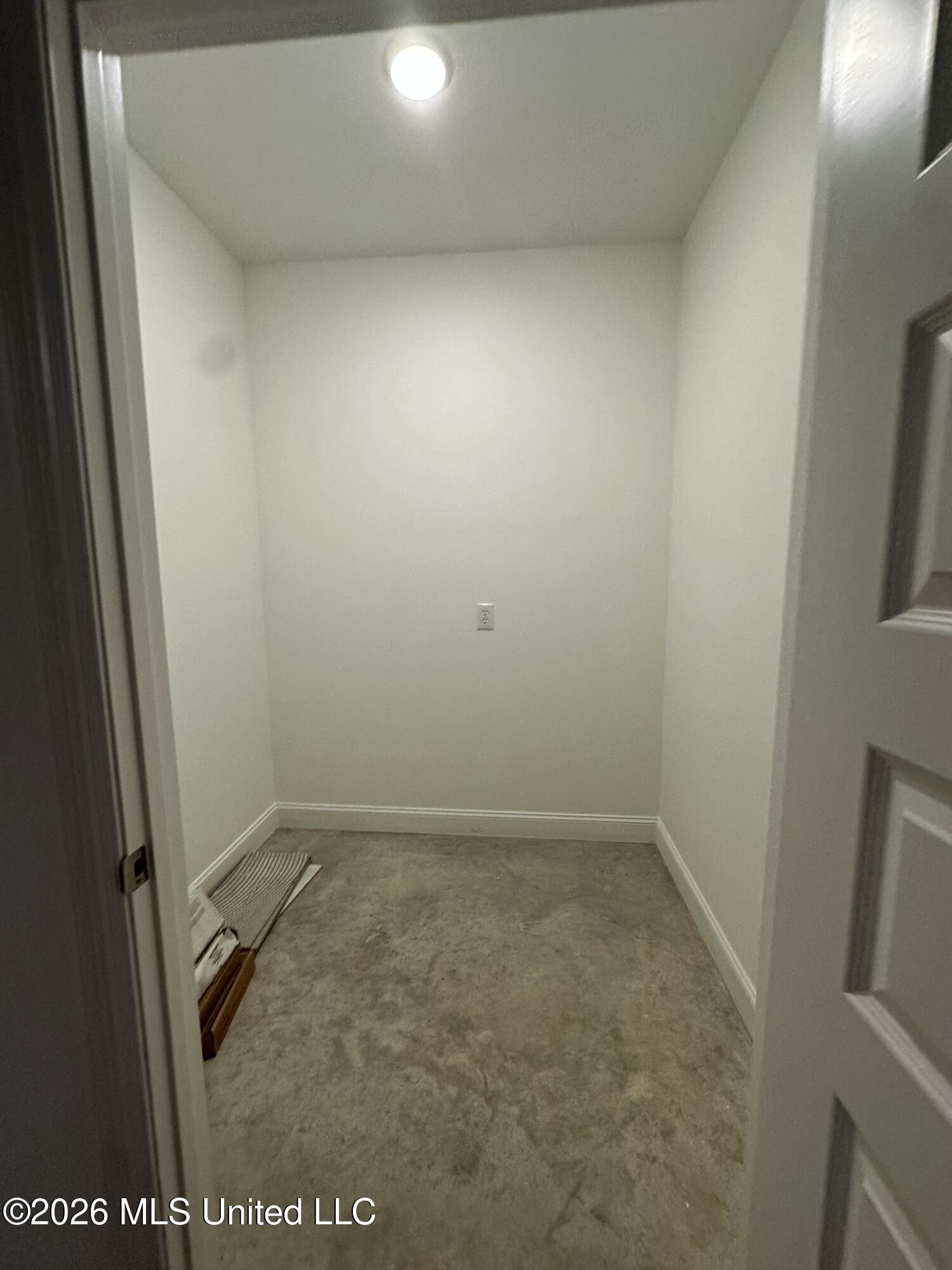 412 Old Maple Cove Property Photo 28