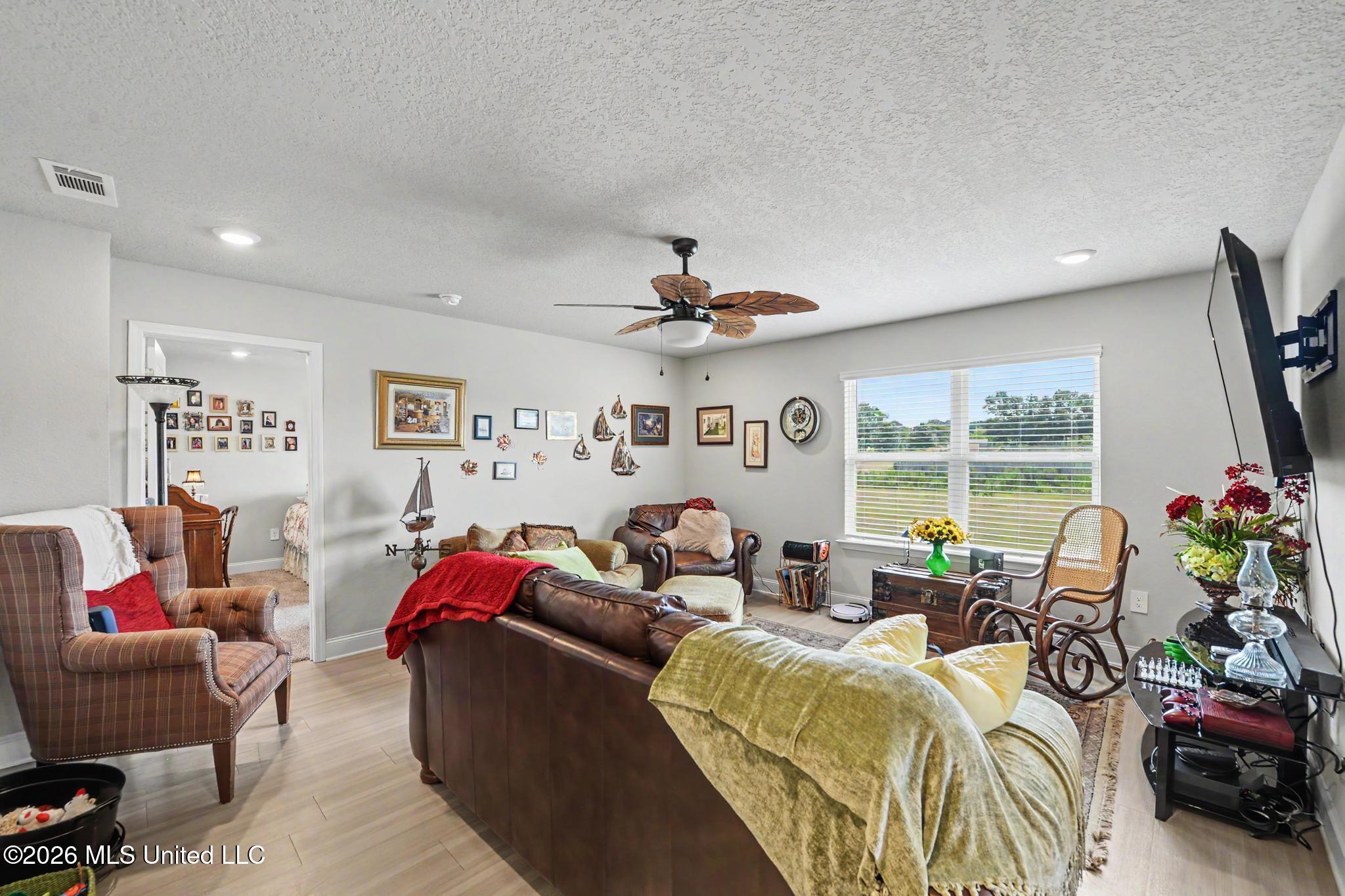 133 Mulberry Drive Property Photo 3