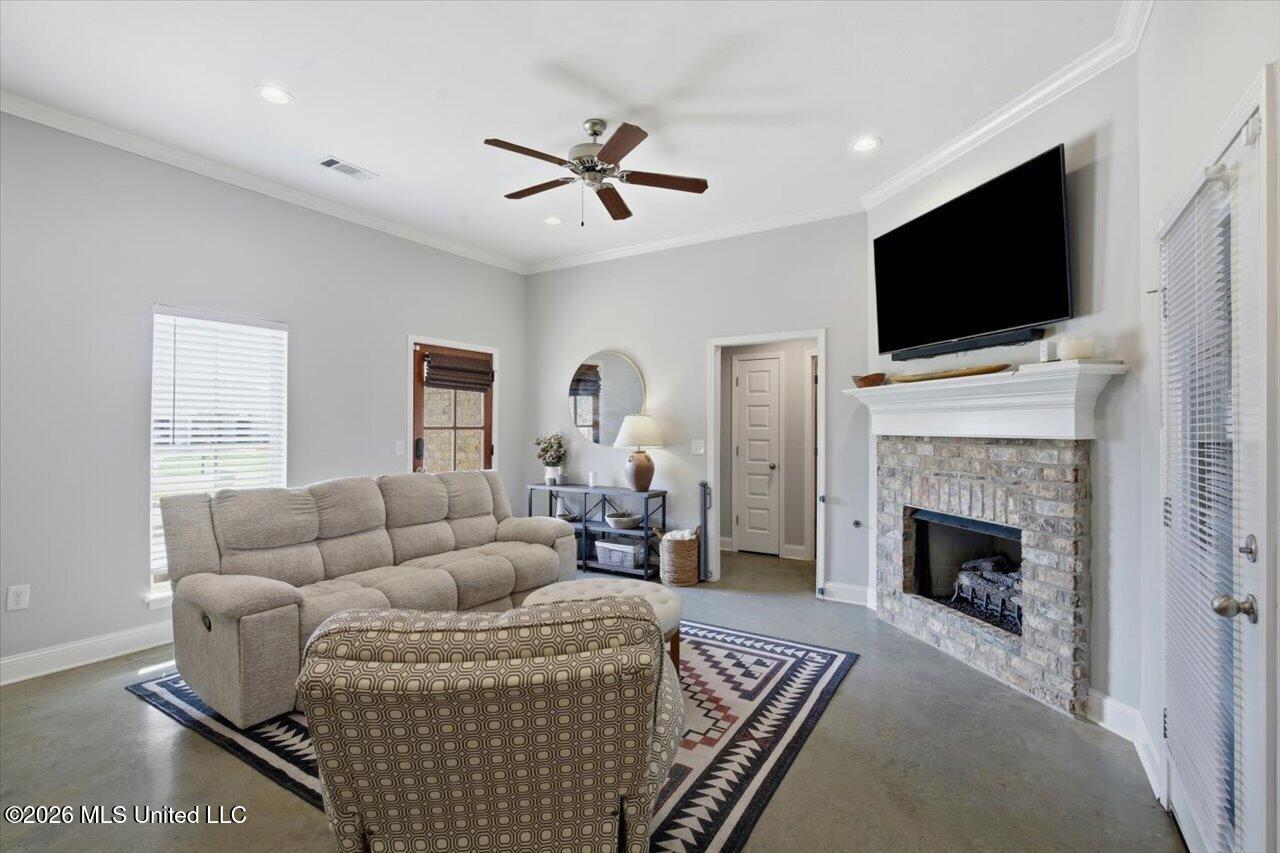 1402 Victoria Lane Property Photo 7