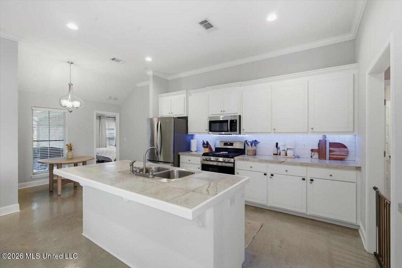 1402 Victoria Lane Property Photo 12