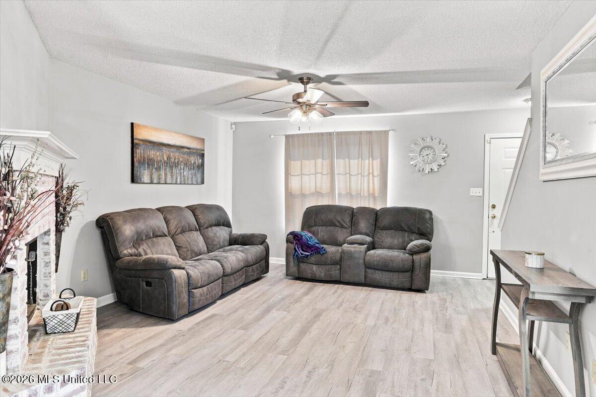 5871 Kentwood Property Photo 6