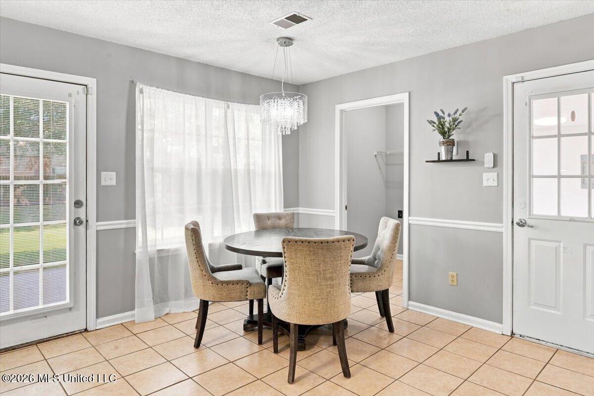 5871 Kentwood Property Photo 10