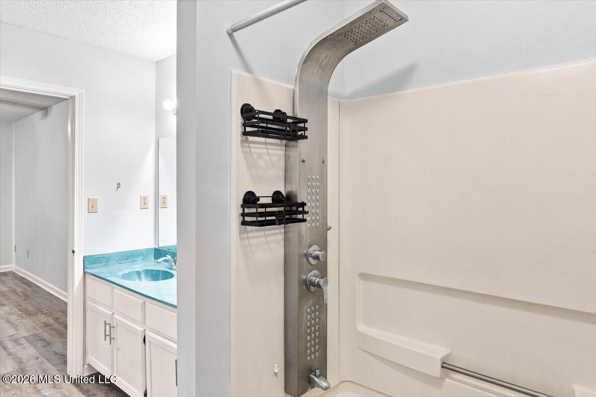 5871 Kentwood Property Photo 17