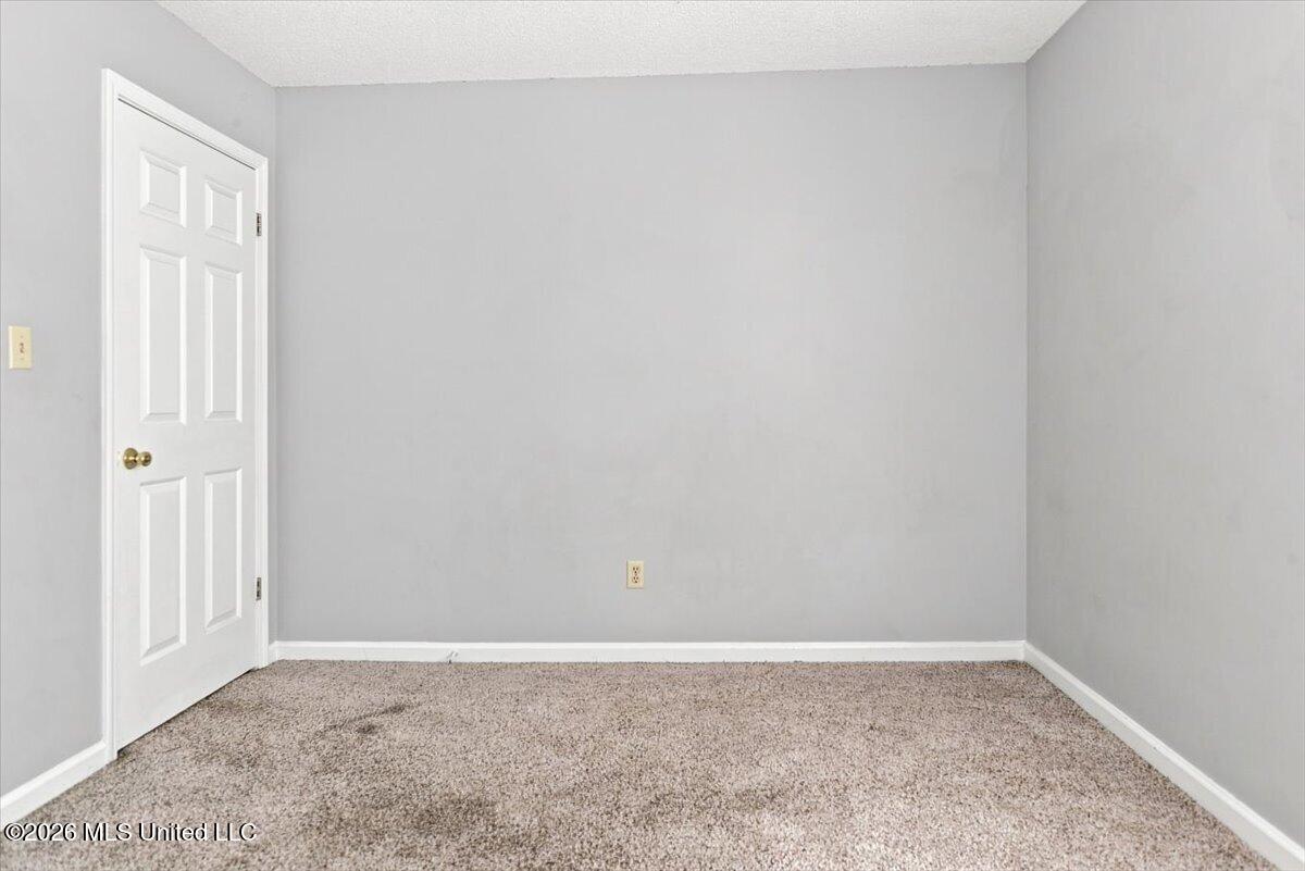 5871 Kentwood Property Photo 23