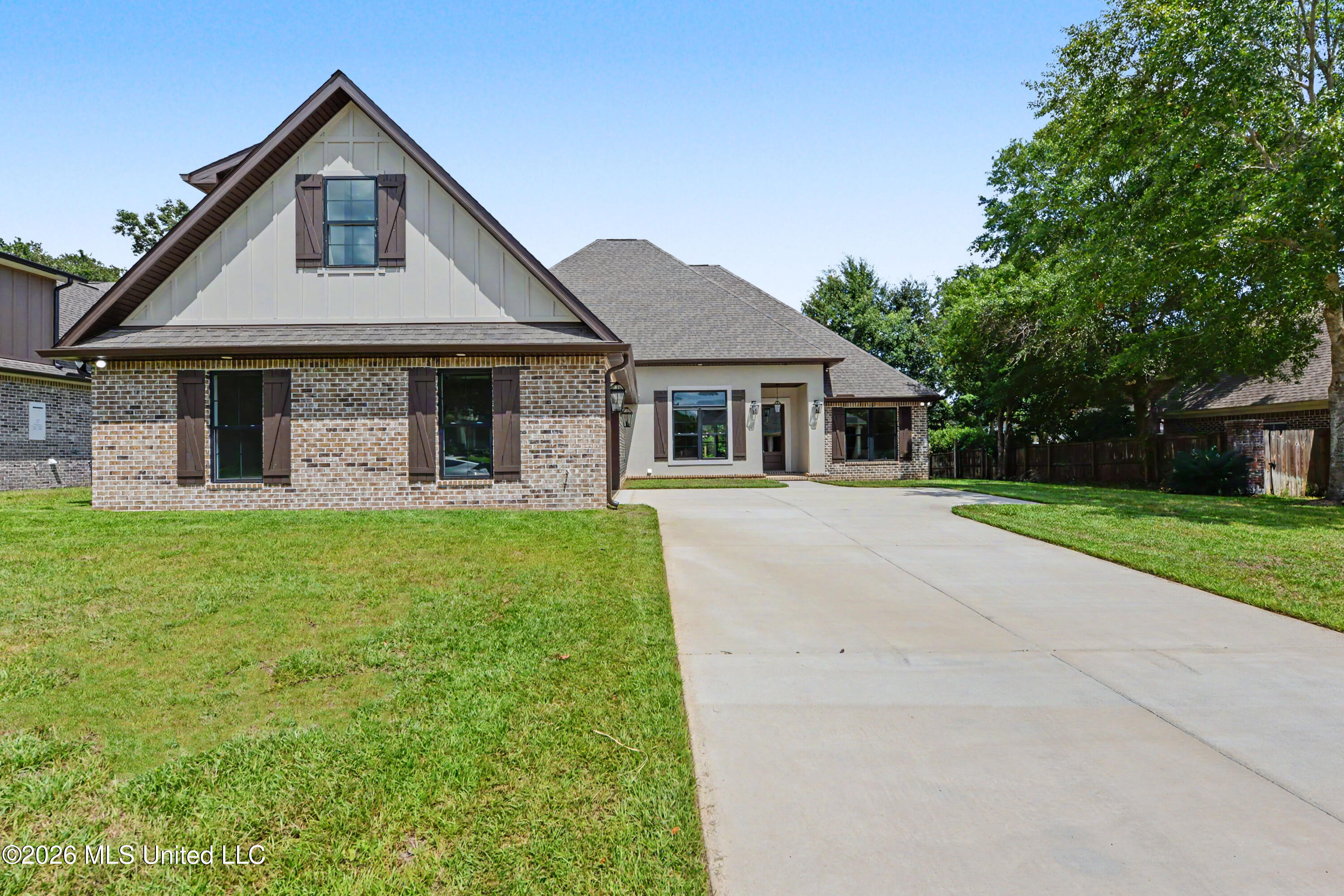 138 Destiny Oaks Drive Property Photo 1