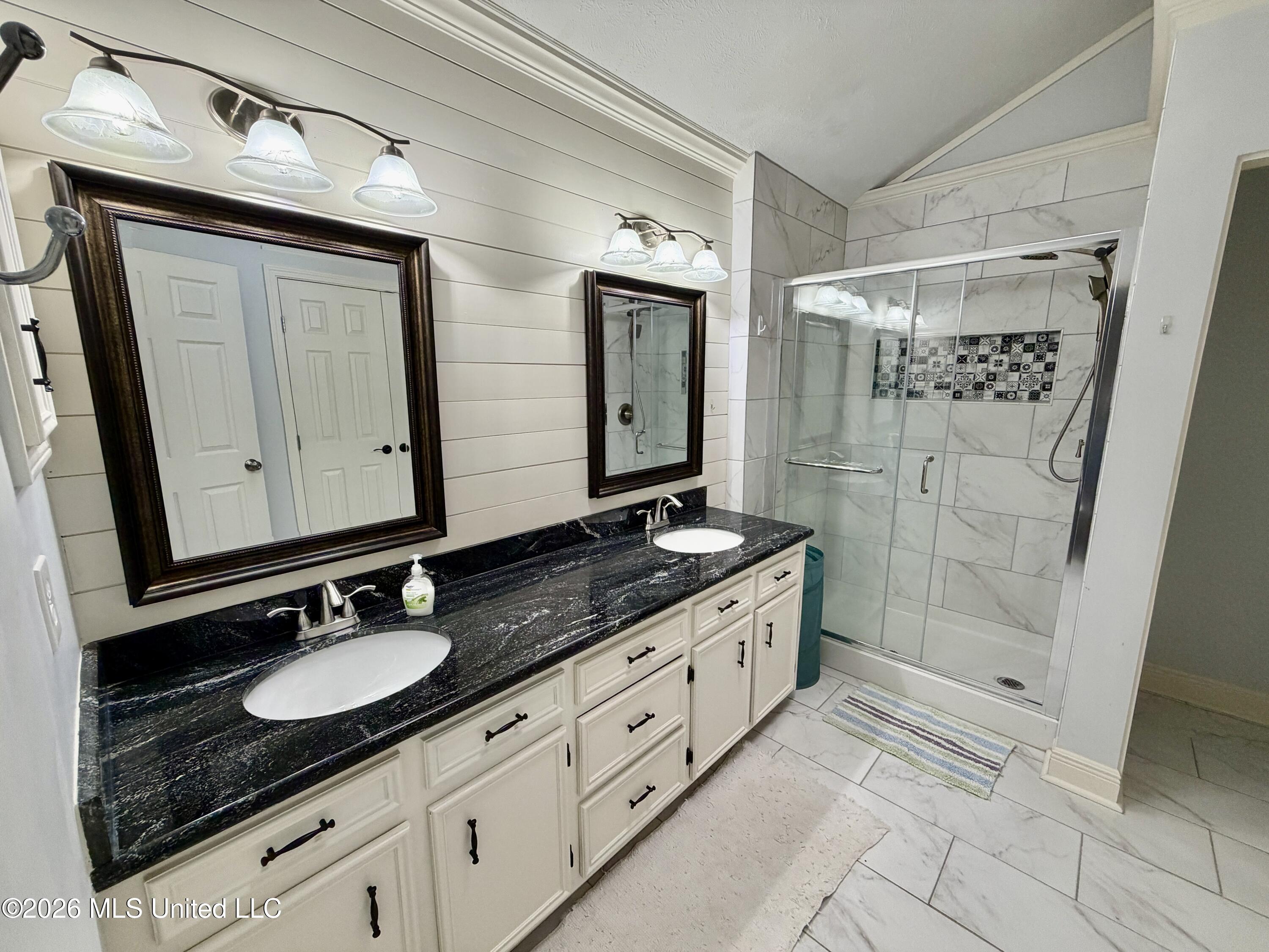 62 Freehill Court Property Photo 15