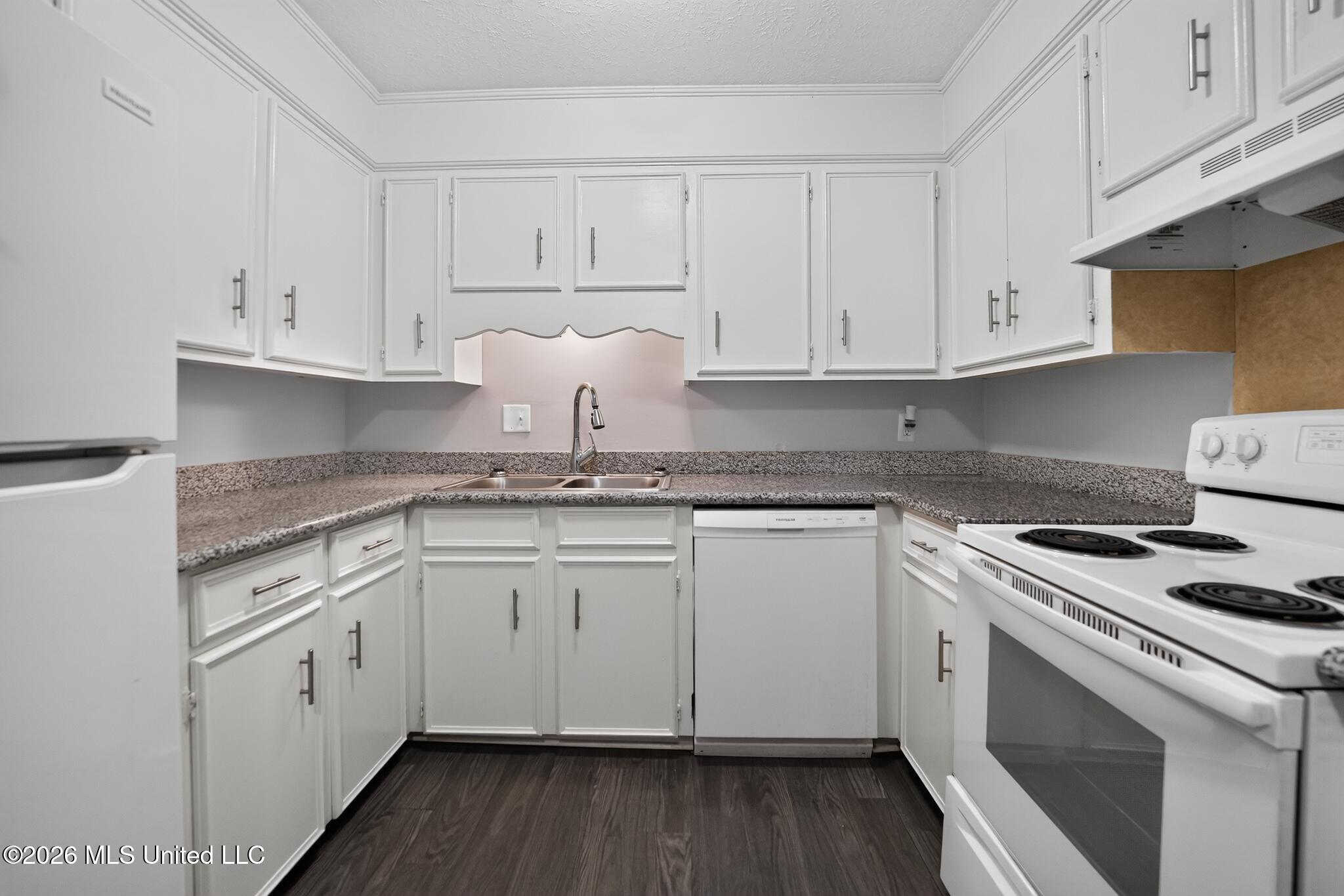 117 White Oak Court Property Photo 8