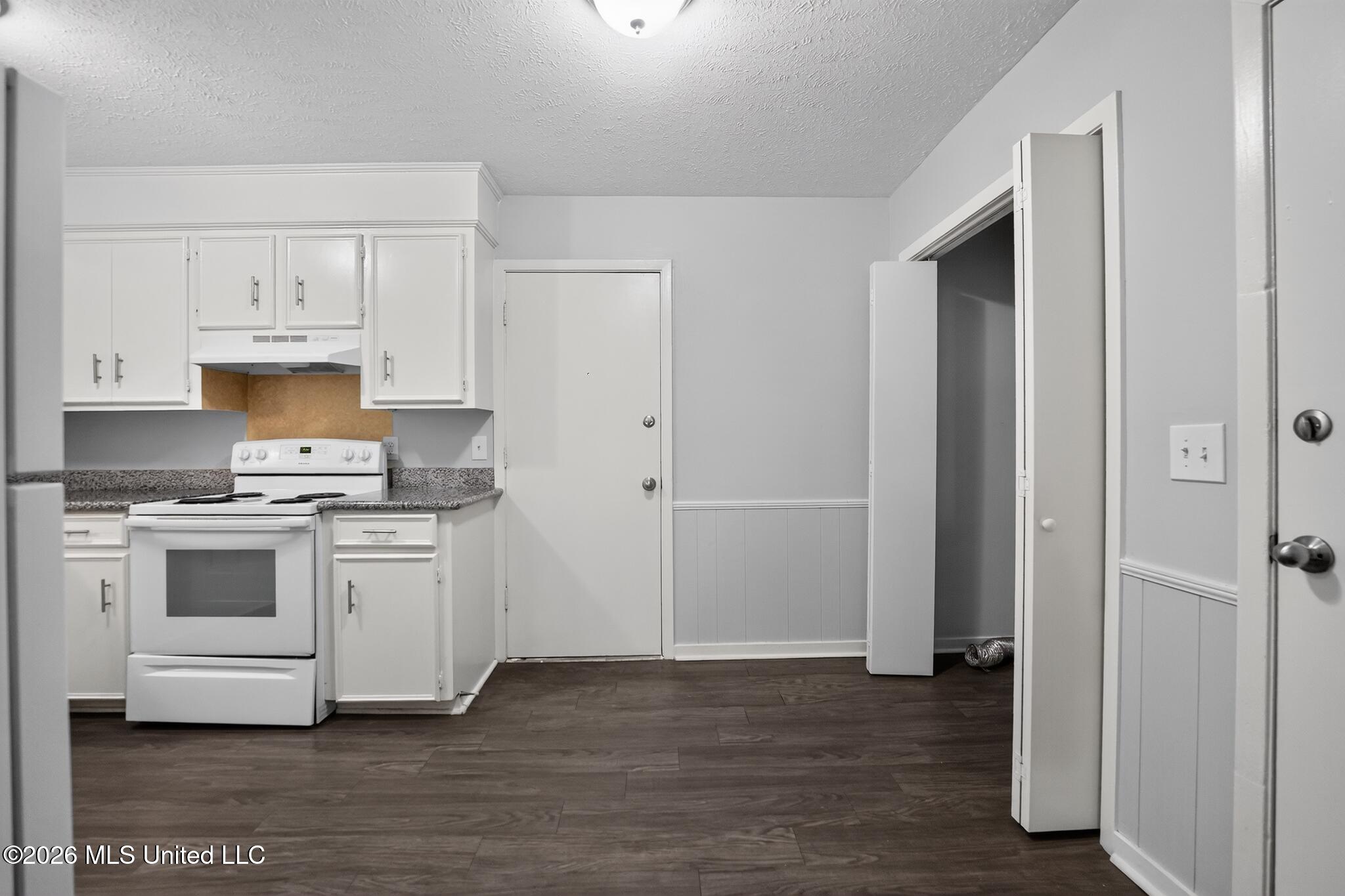 117 White Oak Court Property Photo 10