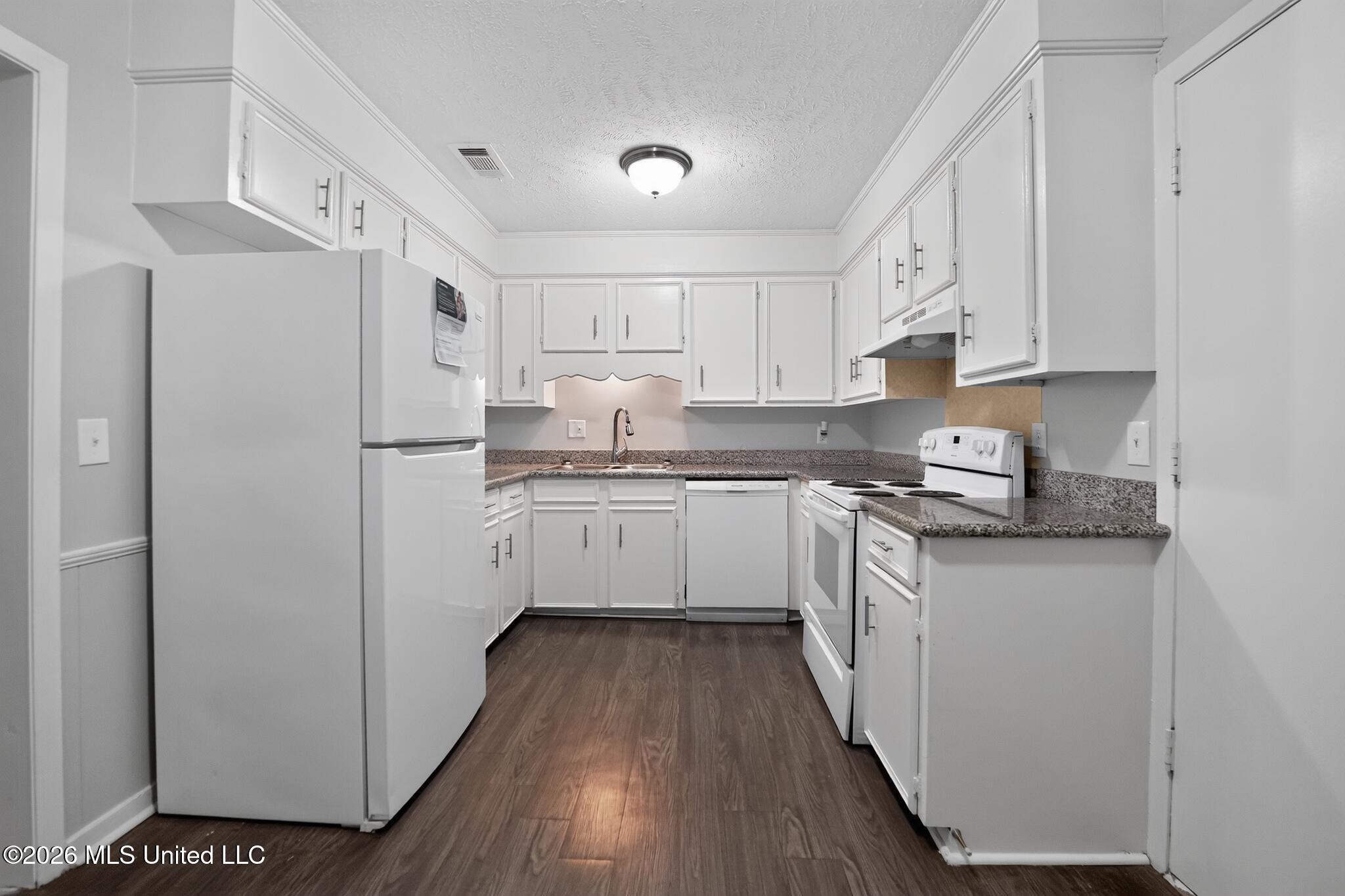 117 White Oak Court Property Photo 11