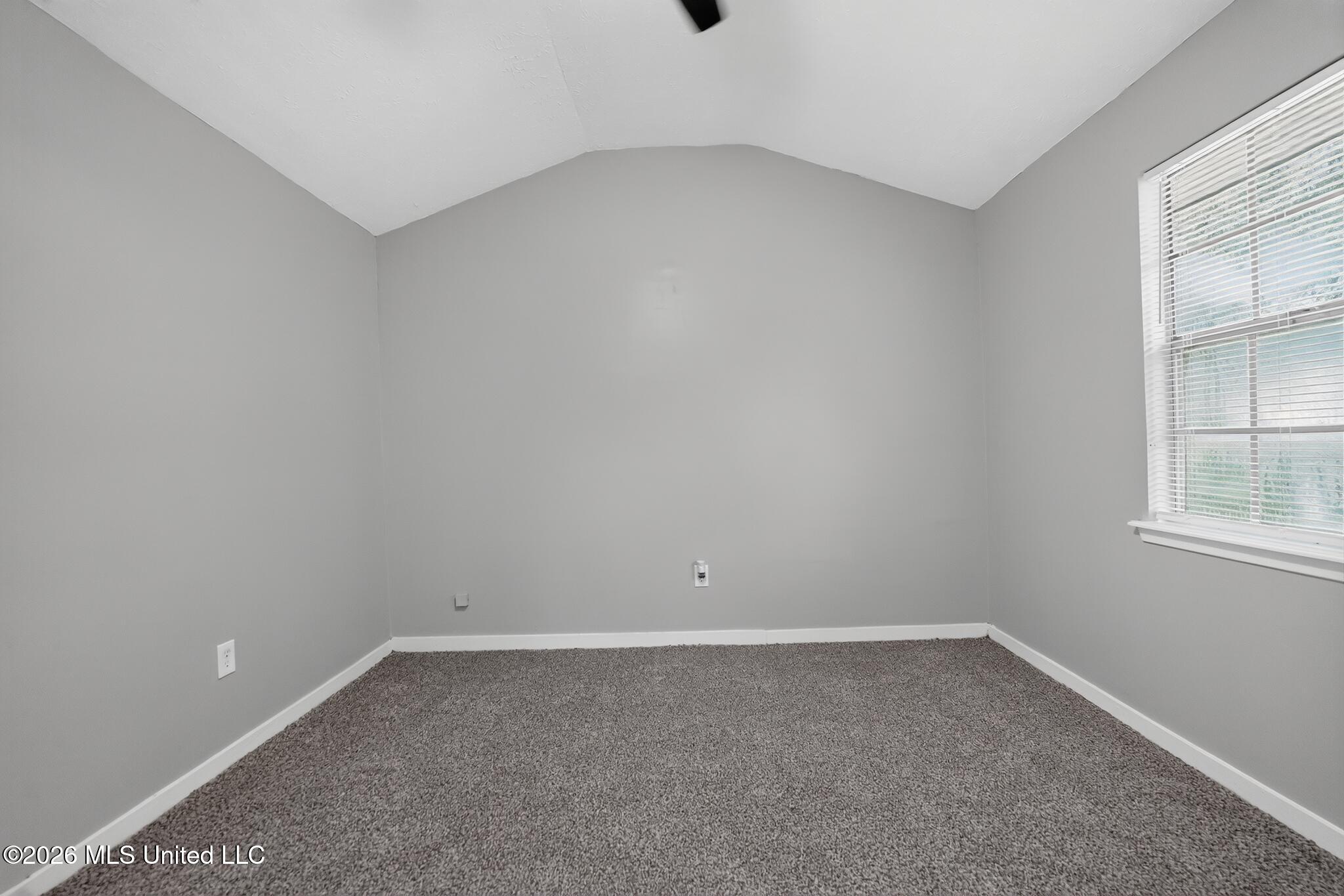 117 White Oak Court Property Photo 12