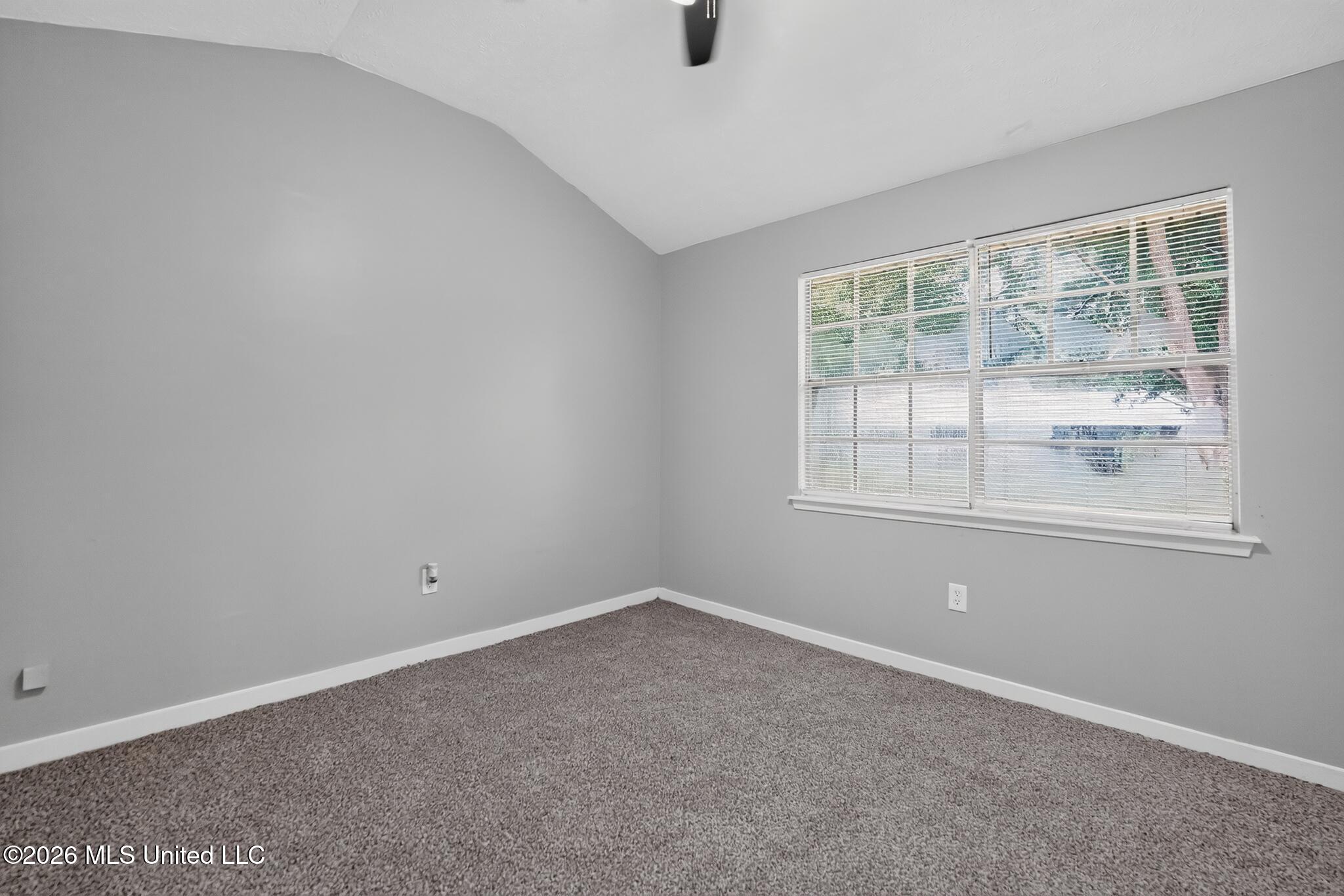 117 White Oak Court Property Photo 13