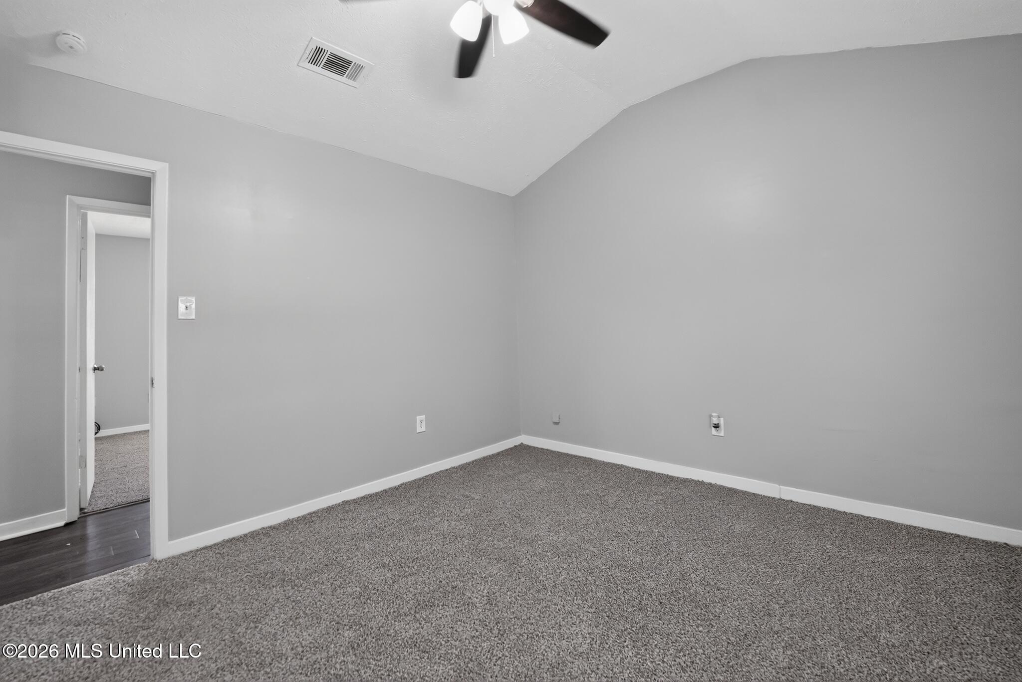 117 White Oak Court Property Photo 18