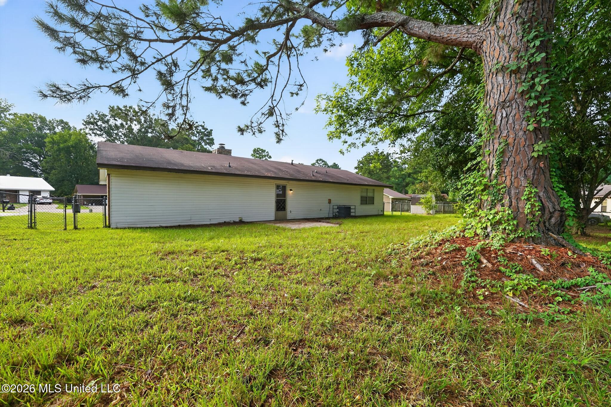 117 White Oak Court Property Photo 28