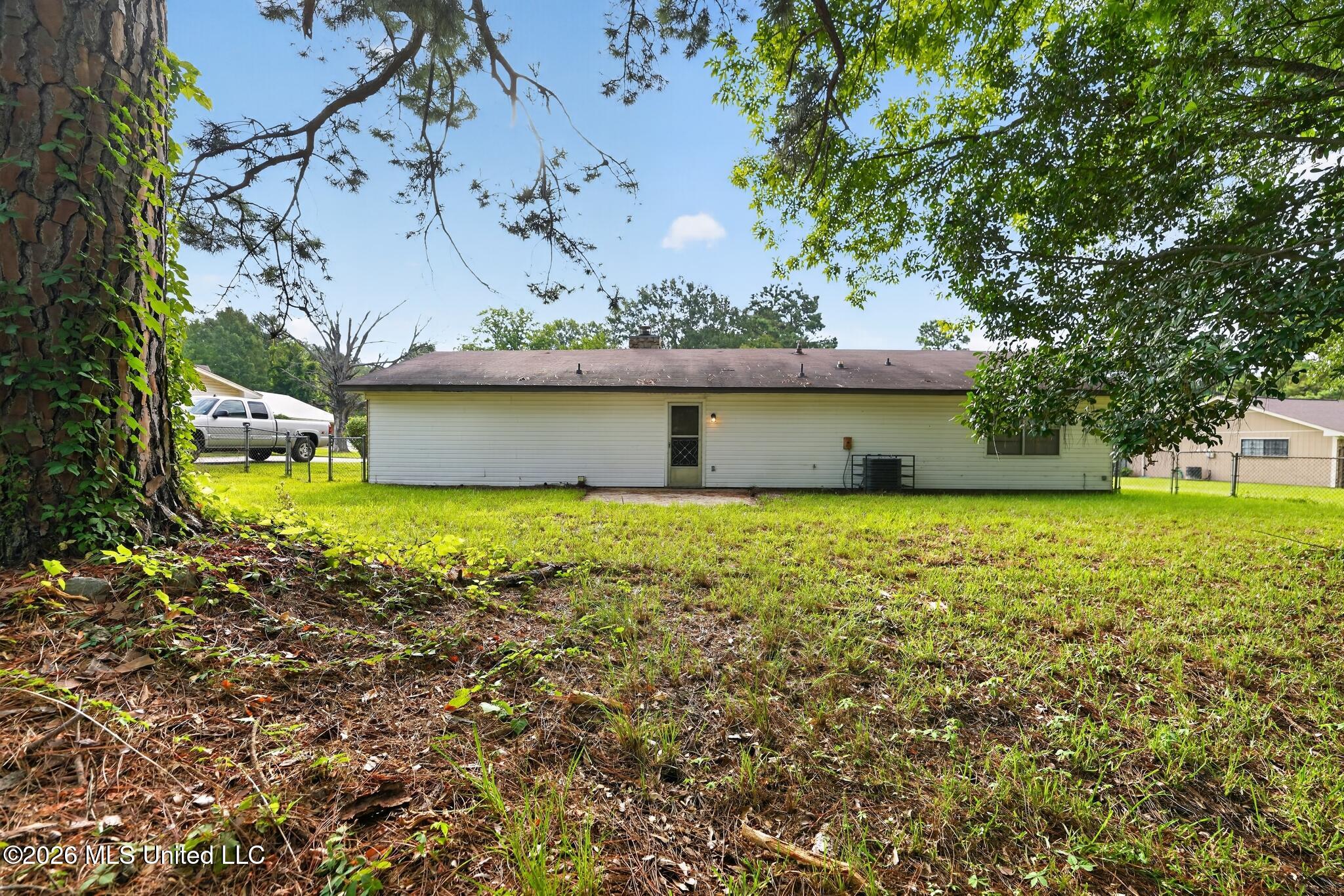 117 White Oak Court Property Photo 34