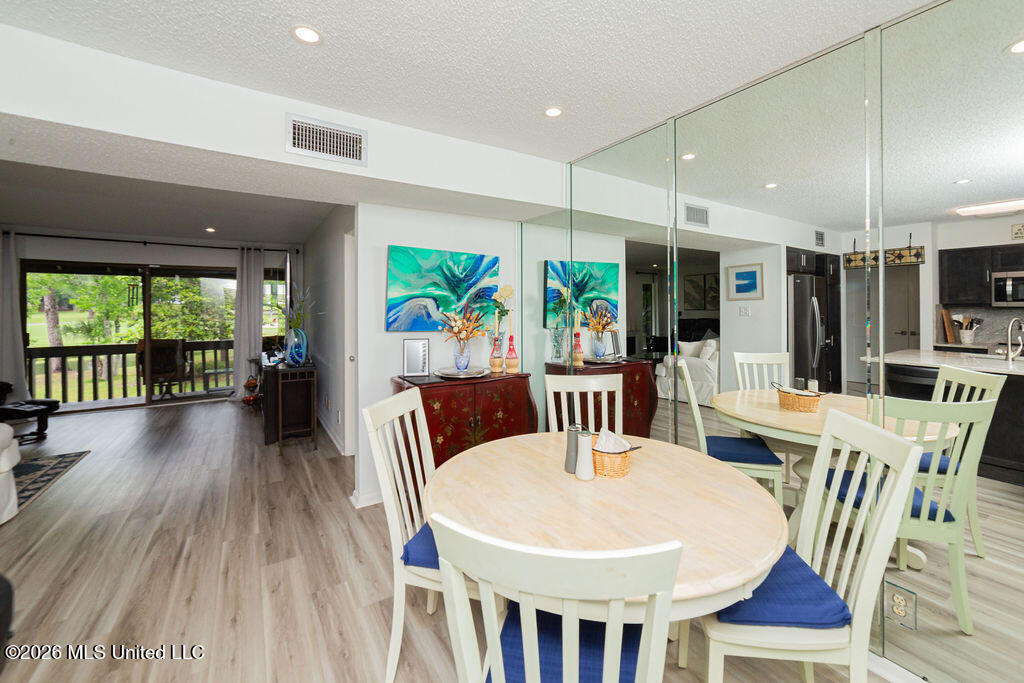 248 Lanai Village Property Photo 3