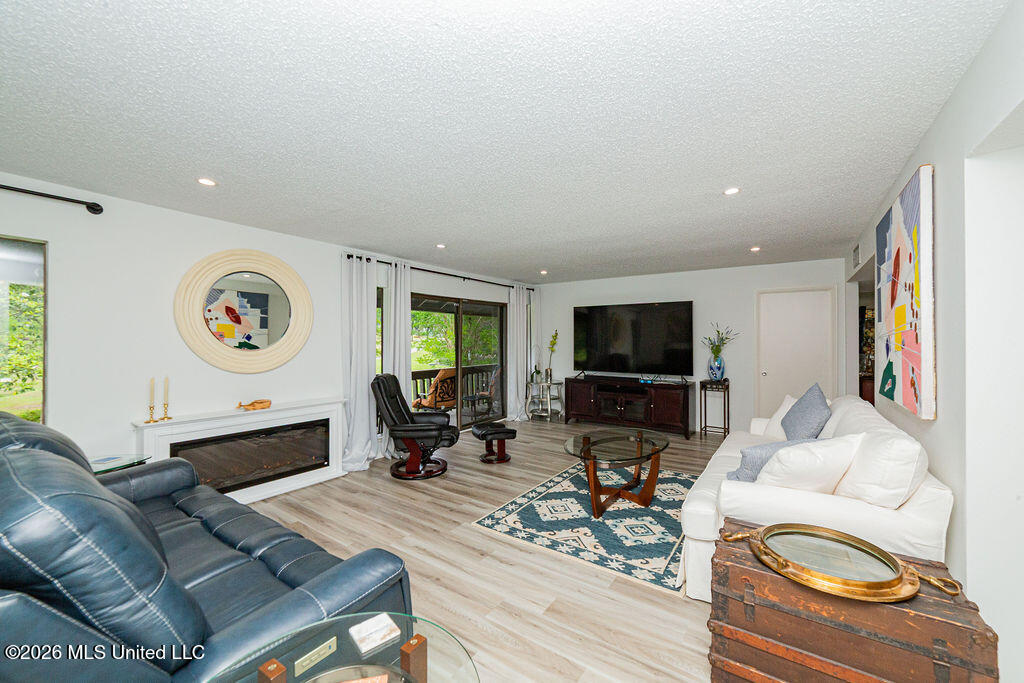 248 Lanai Village Property Photo 4