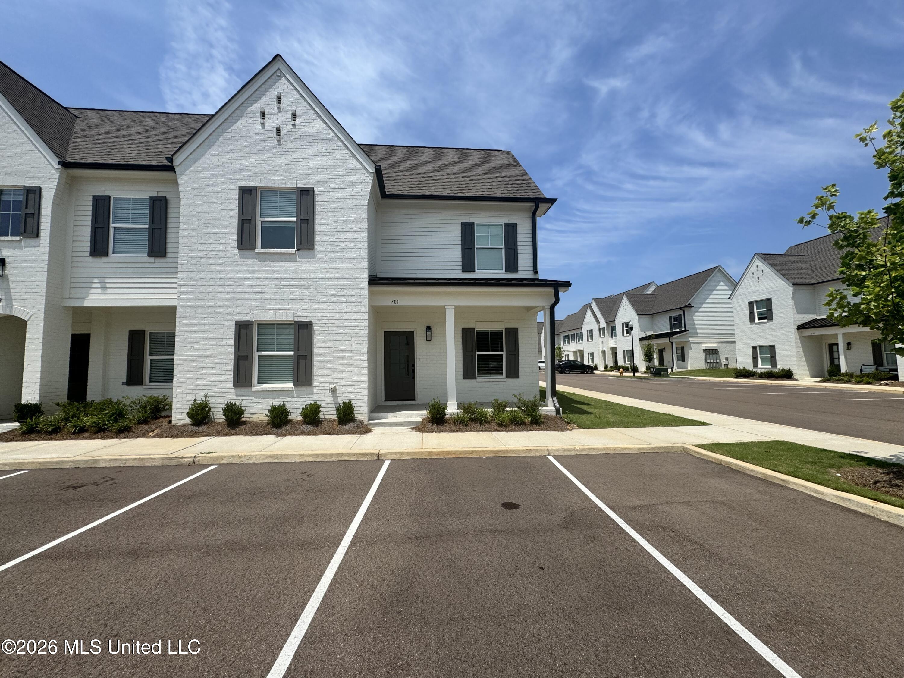 701 Southview Drive Property Photo 1