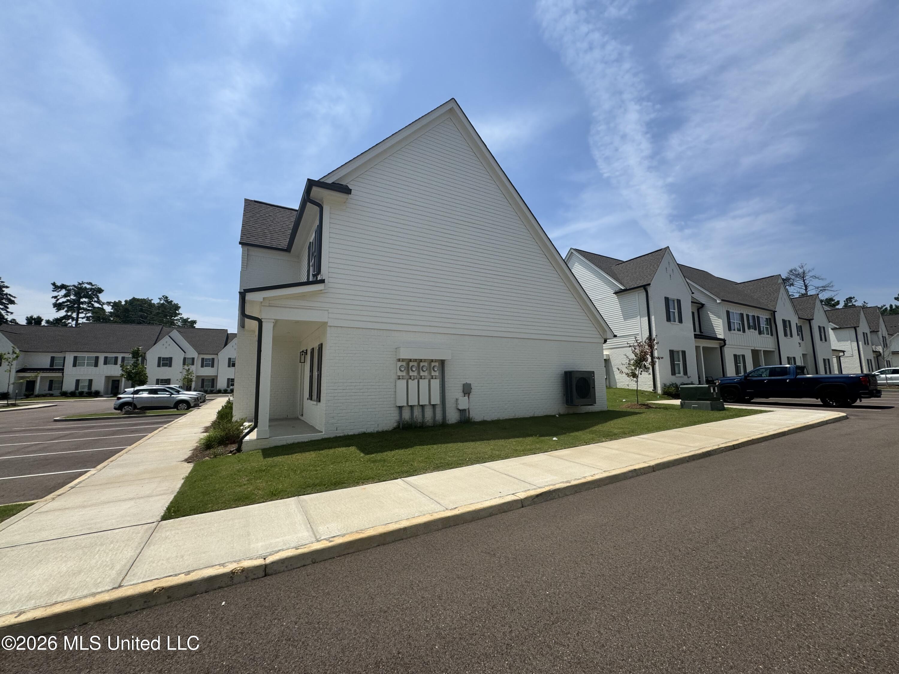 701 Southview Drive Property Photo 4