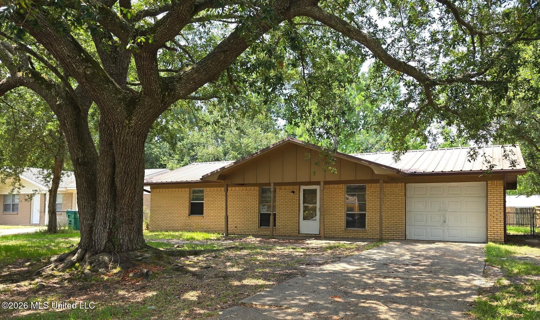 2605 W Samuel Street Property Photo 1