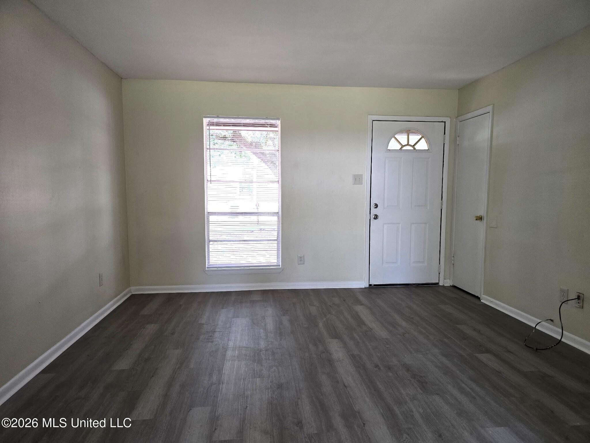 2605 W Samuel Street Property Photo 2