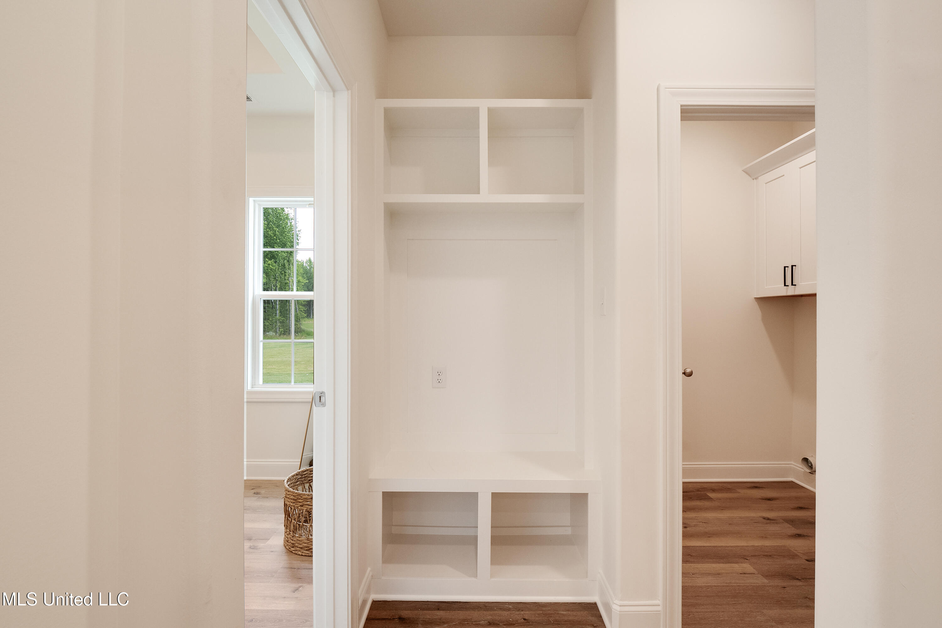 7327 Newbury Drive Property Photo 17