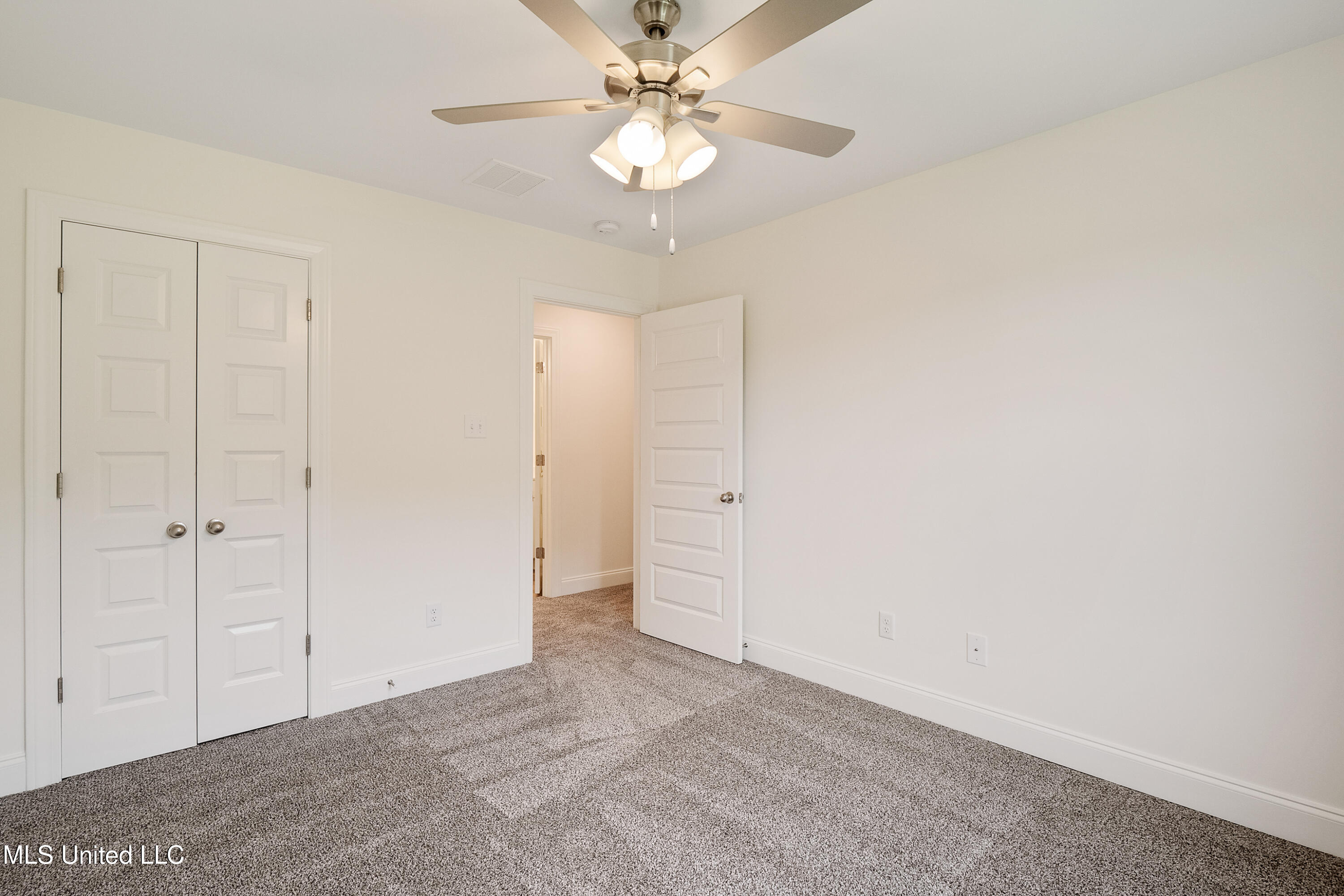 7327 Newbury Drive Property Photo 39