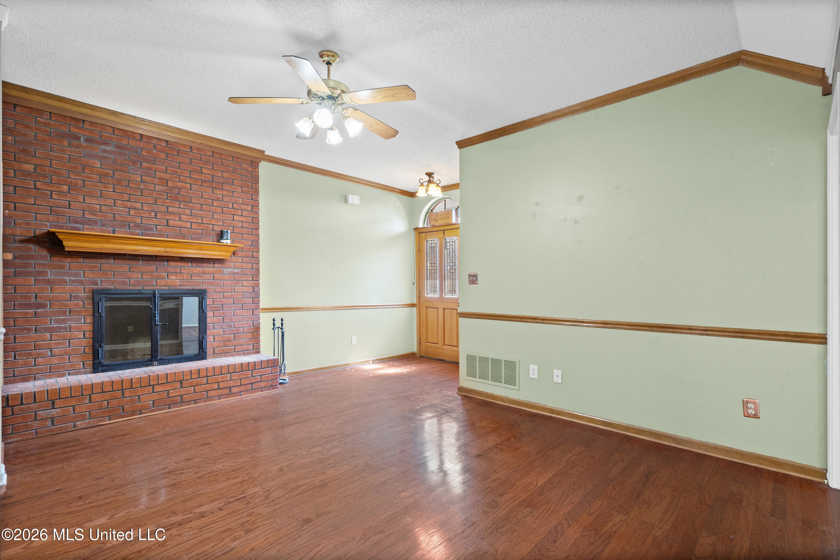 7389 Fox Glen Drive Property Photo 8
