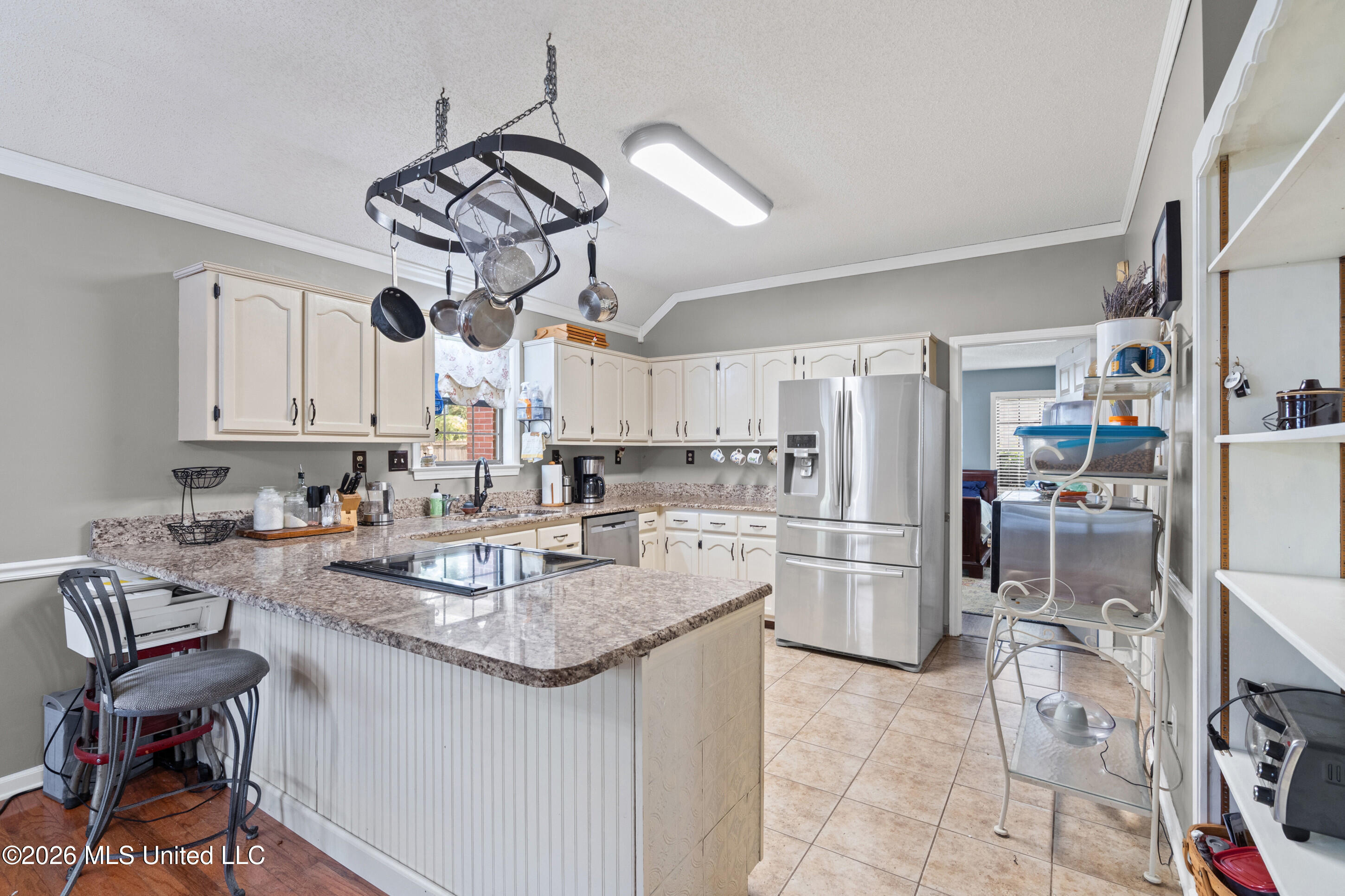 7389 Fox Glen Drive Property Photo 10