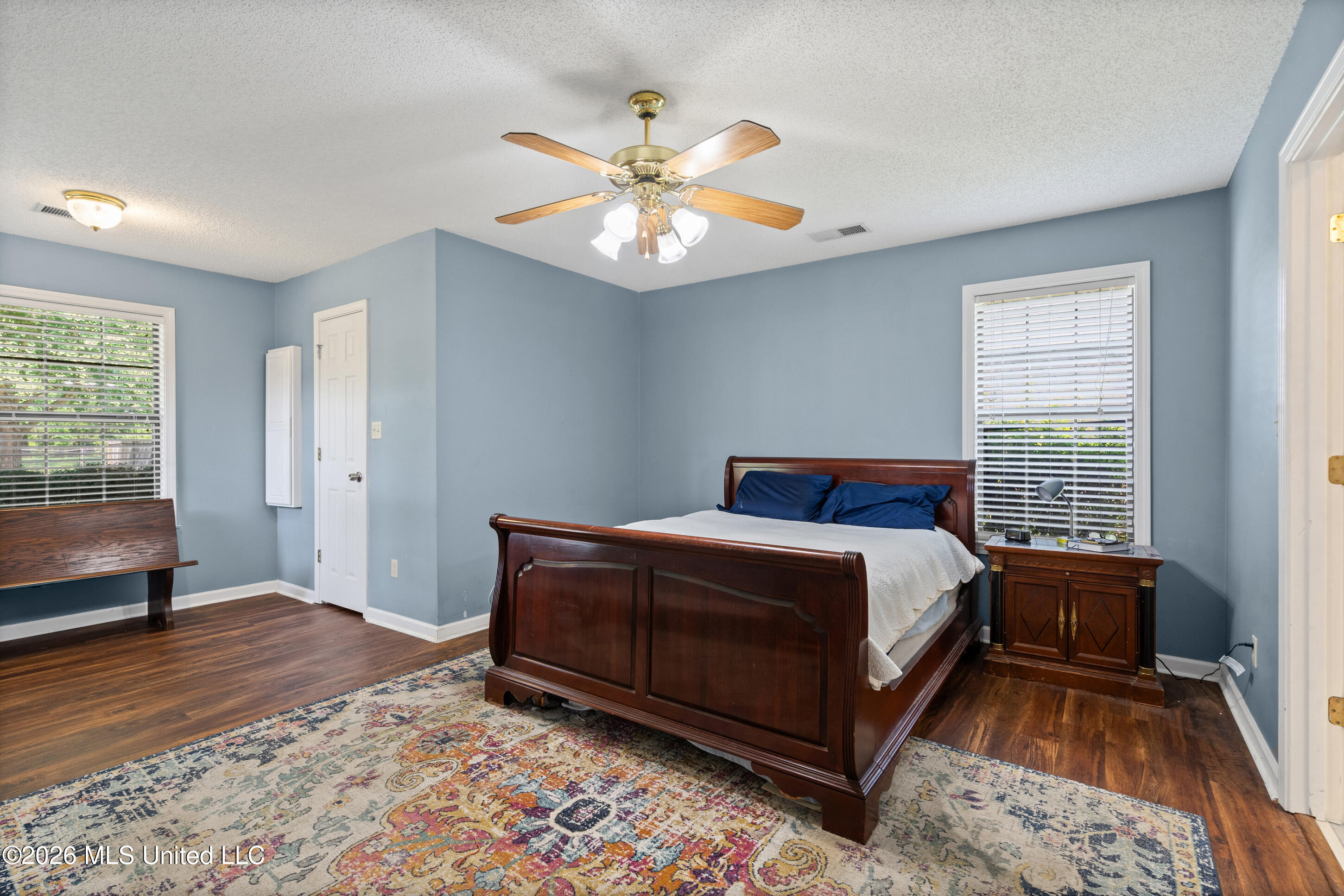 7389 Fox Glen Drive Property Photo 13