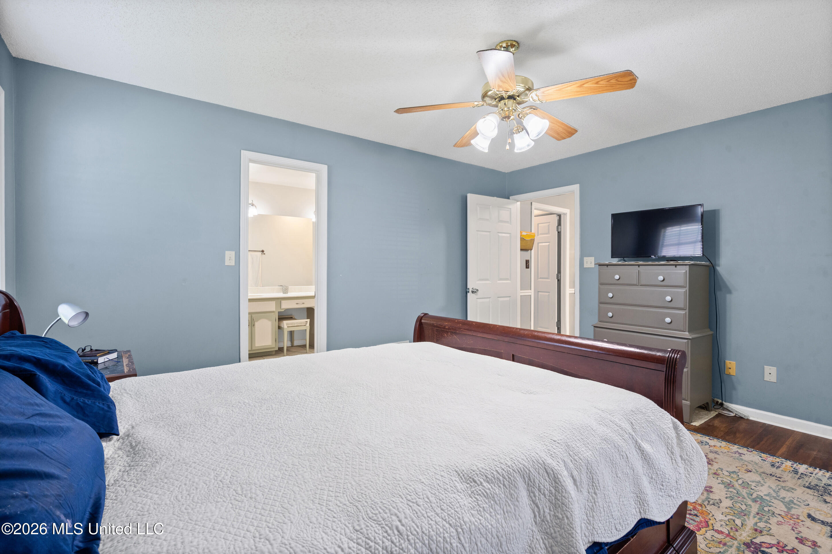 7389 Fox Glen Drive Property Photo 15