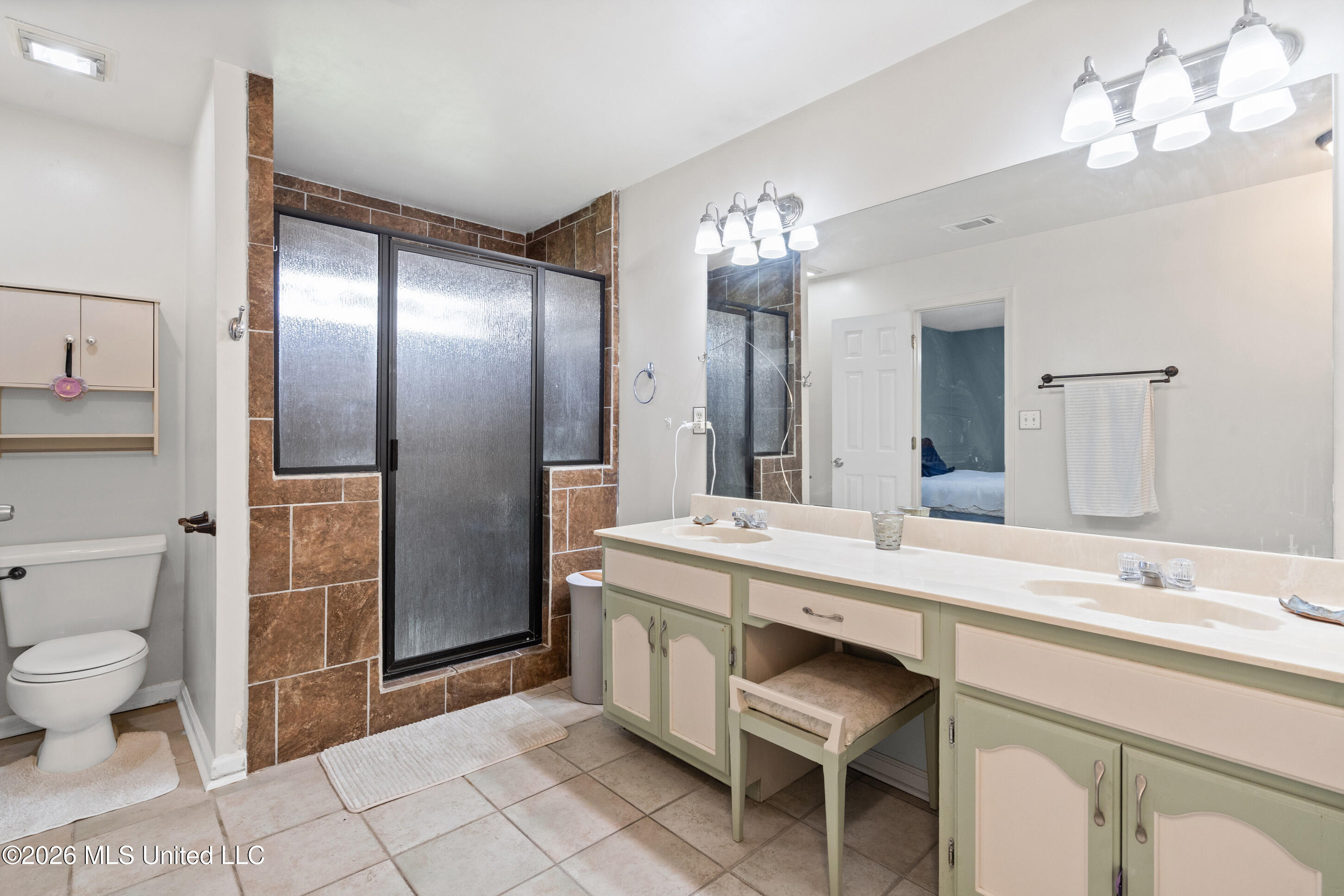 7389 Fox Glen Drive Property Photo 17
