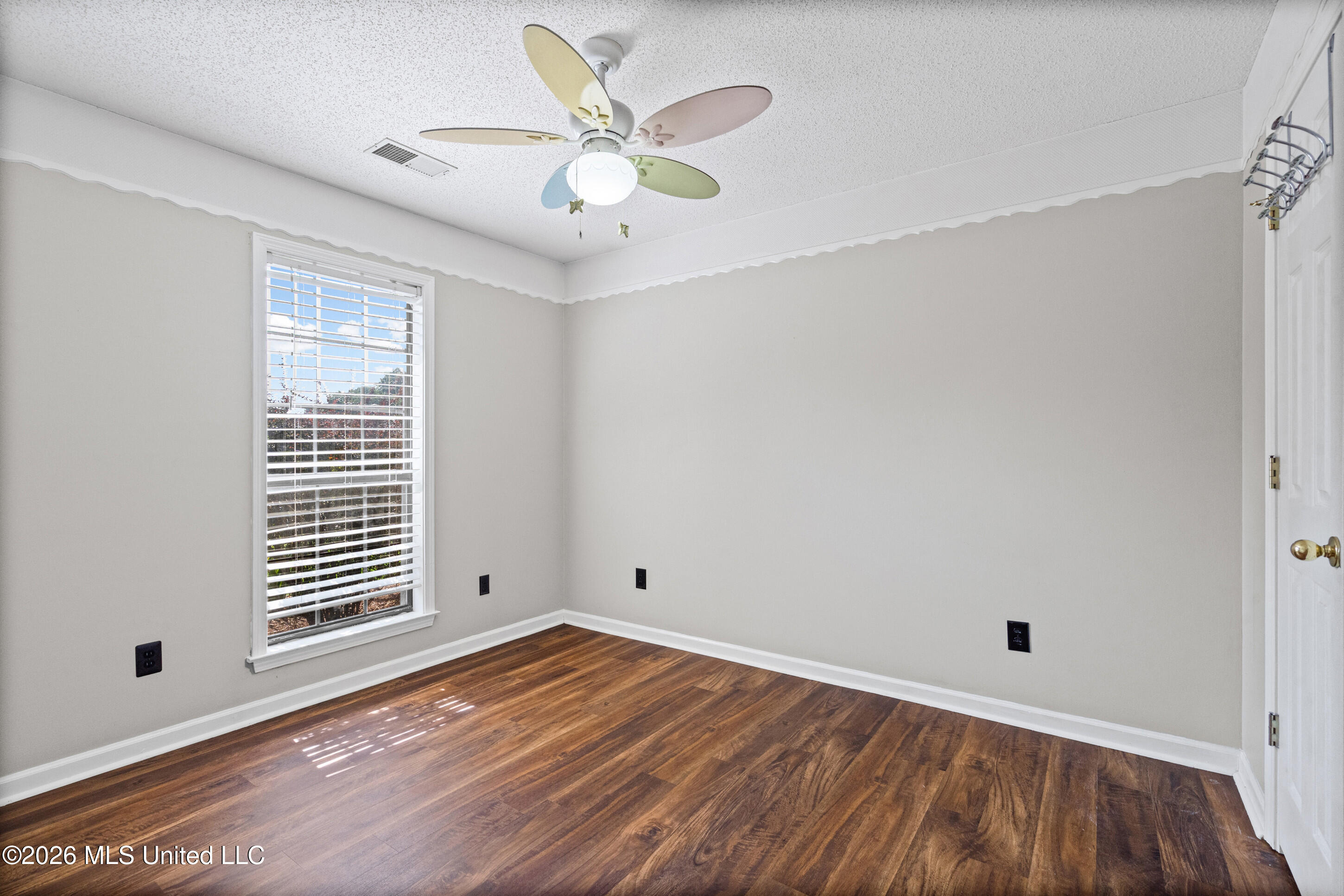 7389 Fox Glen Drive Property Photo 21
