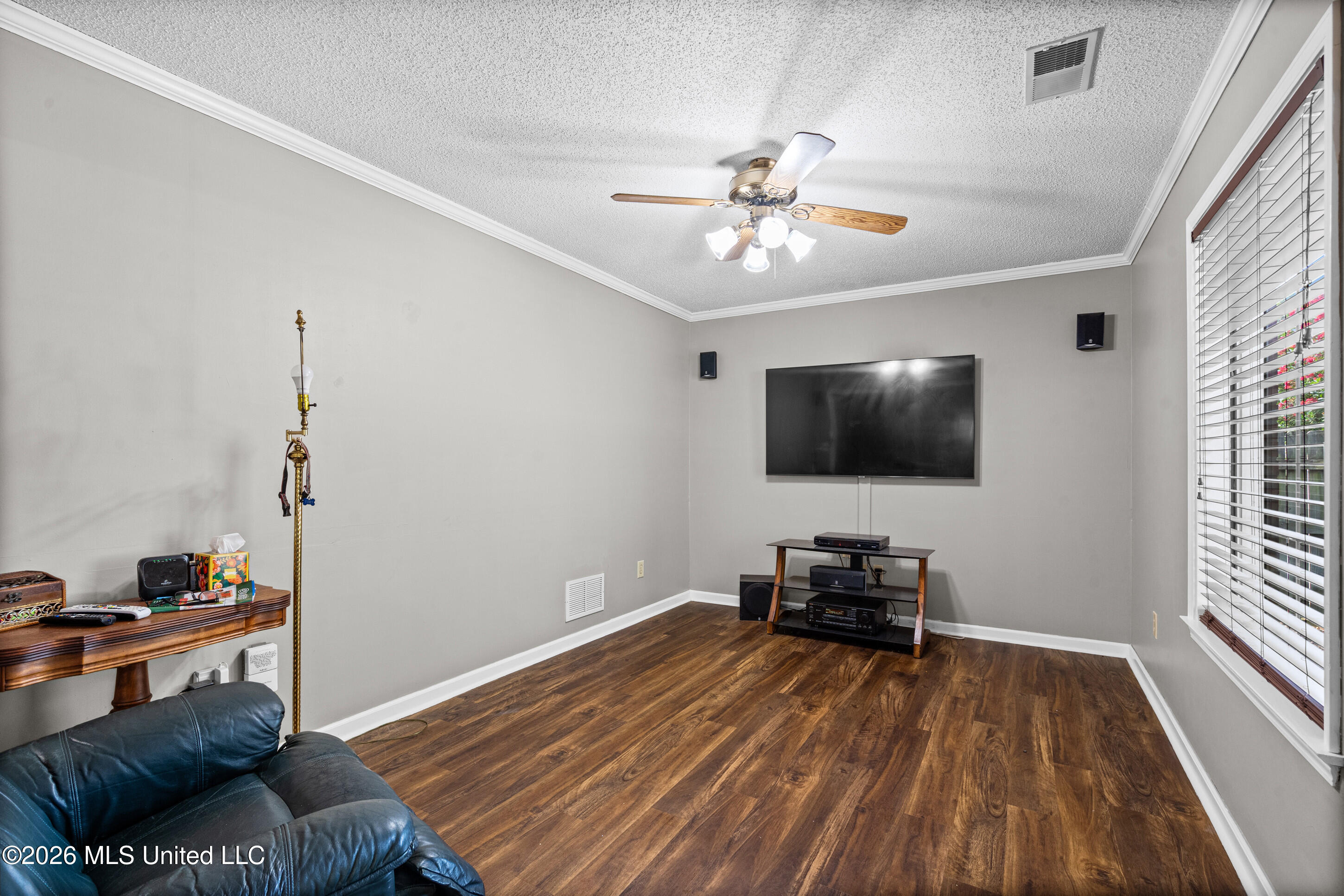 7389 Fox Glen Drive Property Photo 24
