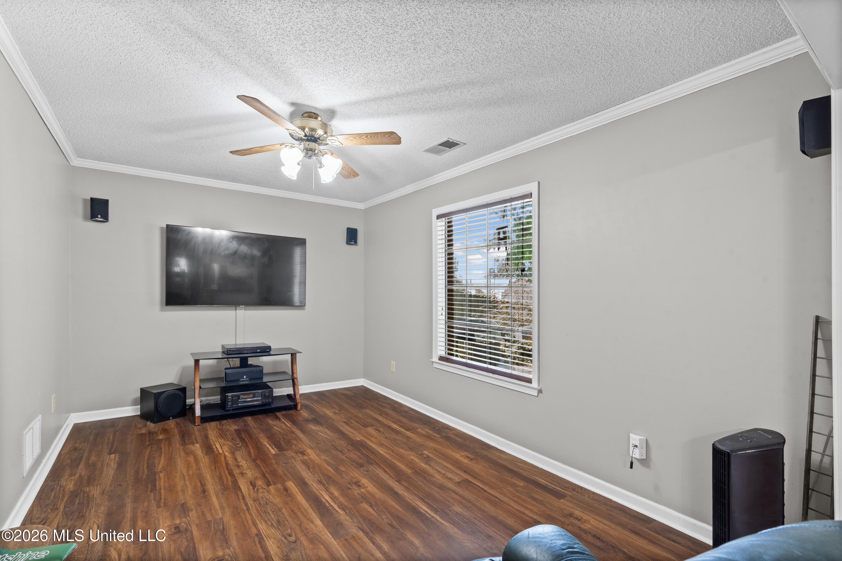 7389 Fox Glen Drive Property Photo 25