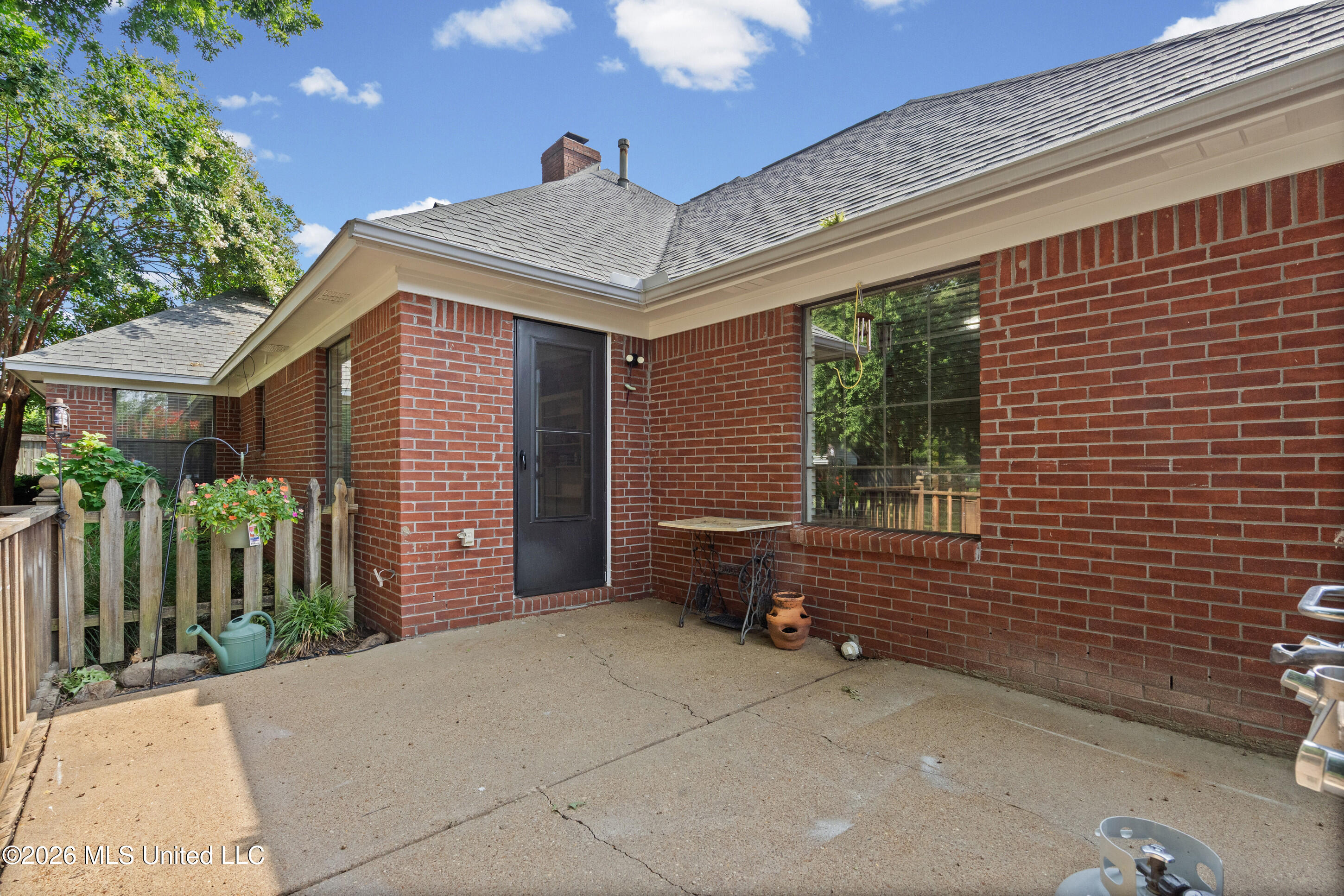 7389 Fox Glen Drive Property Photo 26