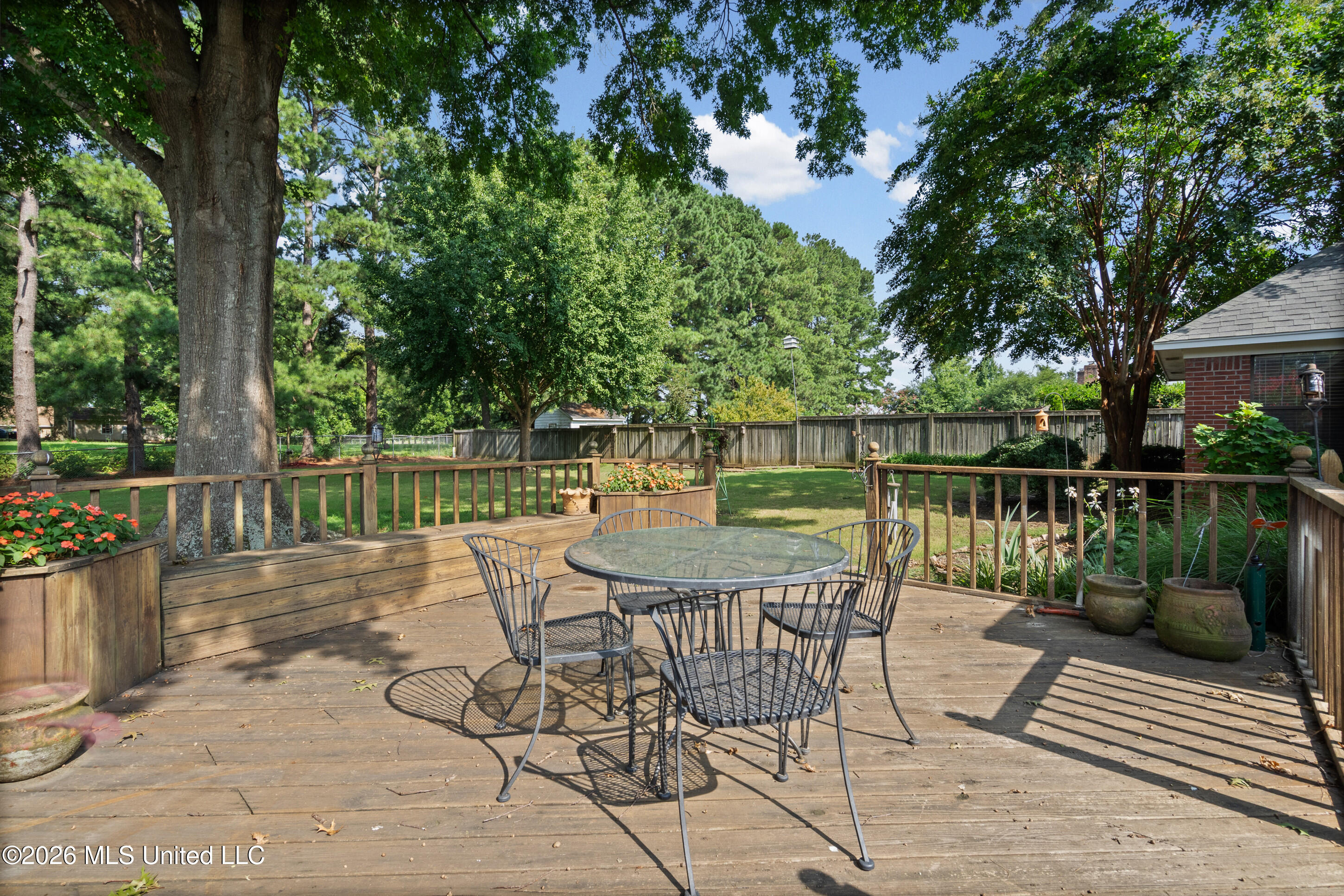7389 Fox Glen Drive Property Photo 27