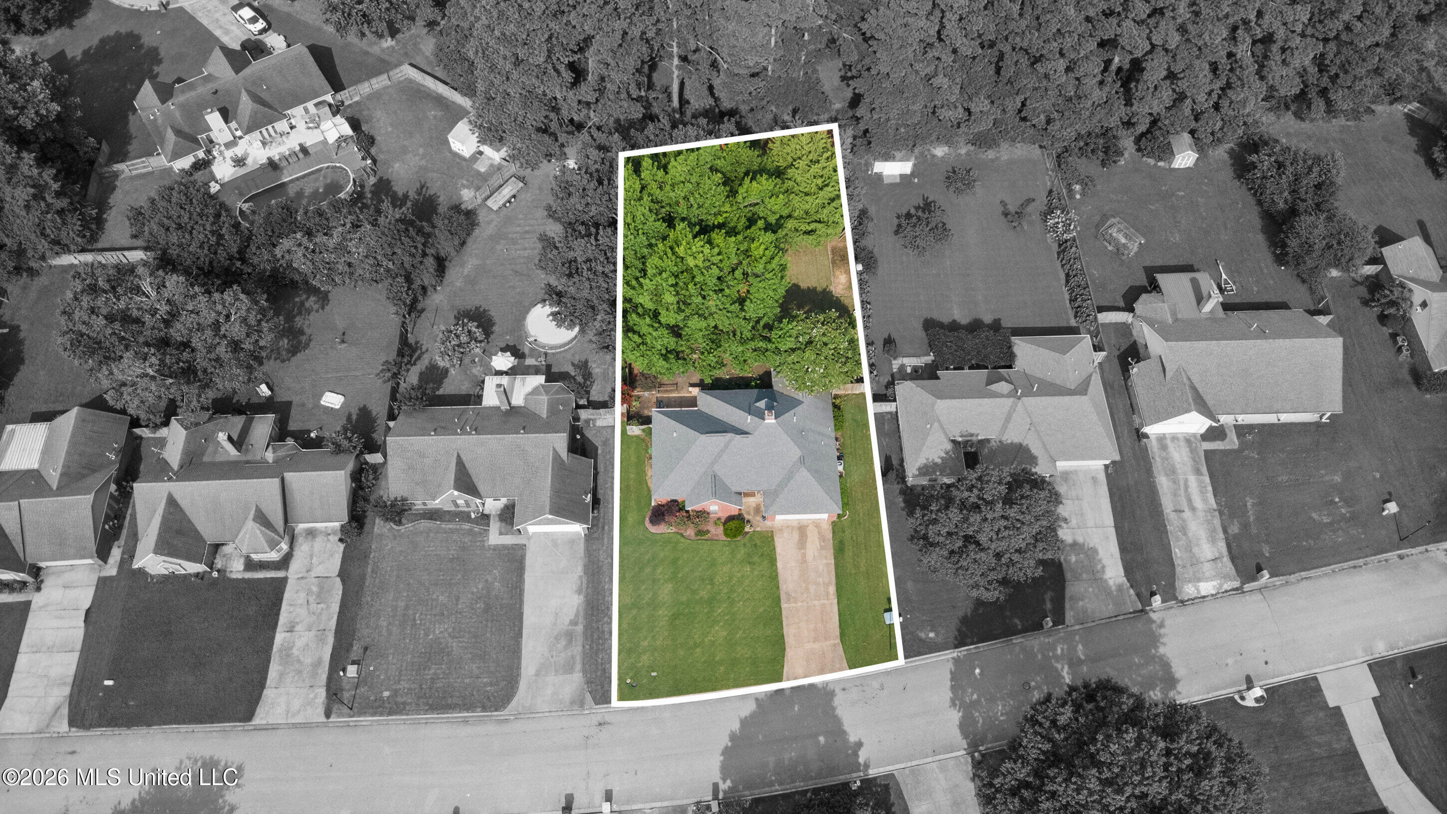 7389 Fox Glen Drive Property Photo 31