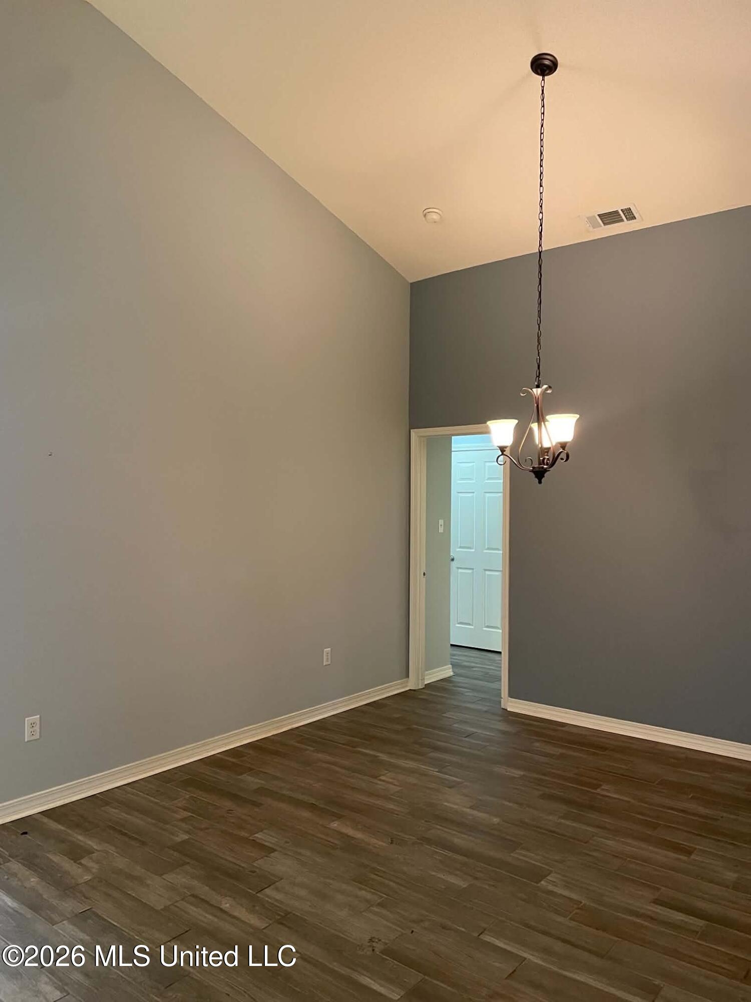 15116 Clear Springs Drive Property Photo 4