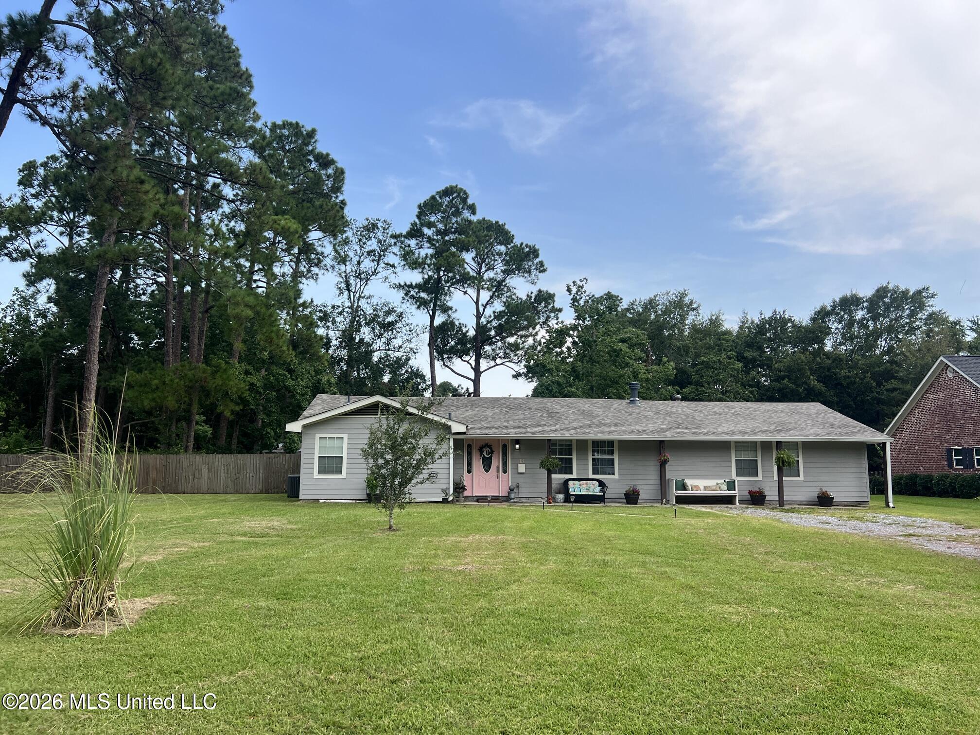13 40th Street Property Photo 1