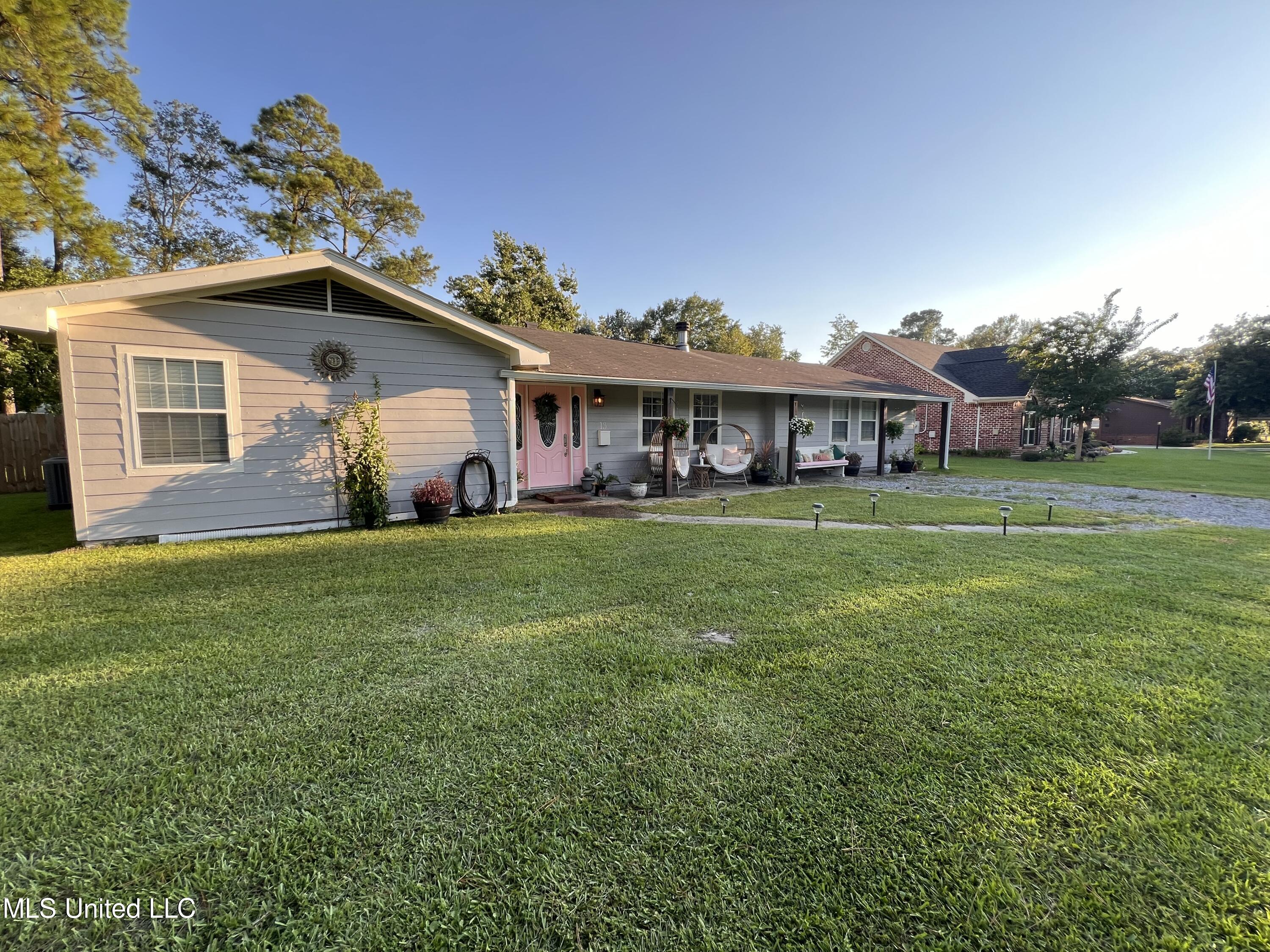 13 40th Street Property Photo 2