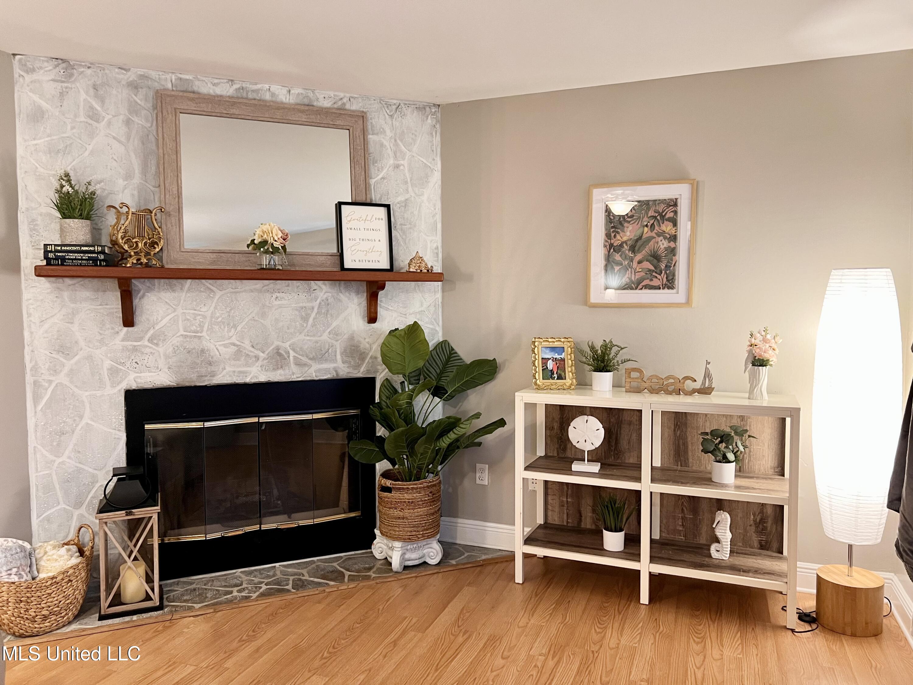 13 40th Street Property Photo 3