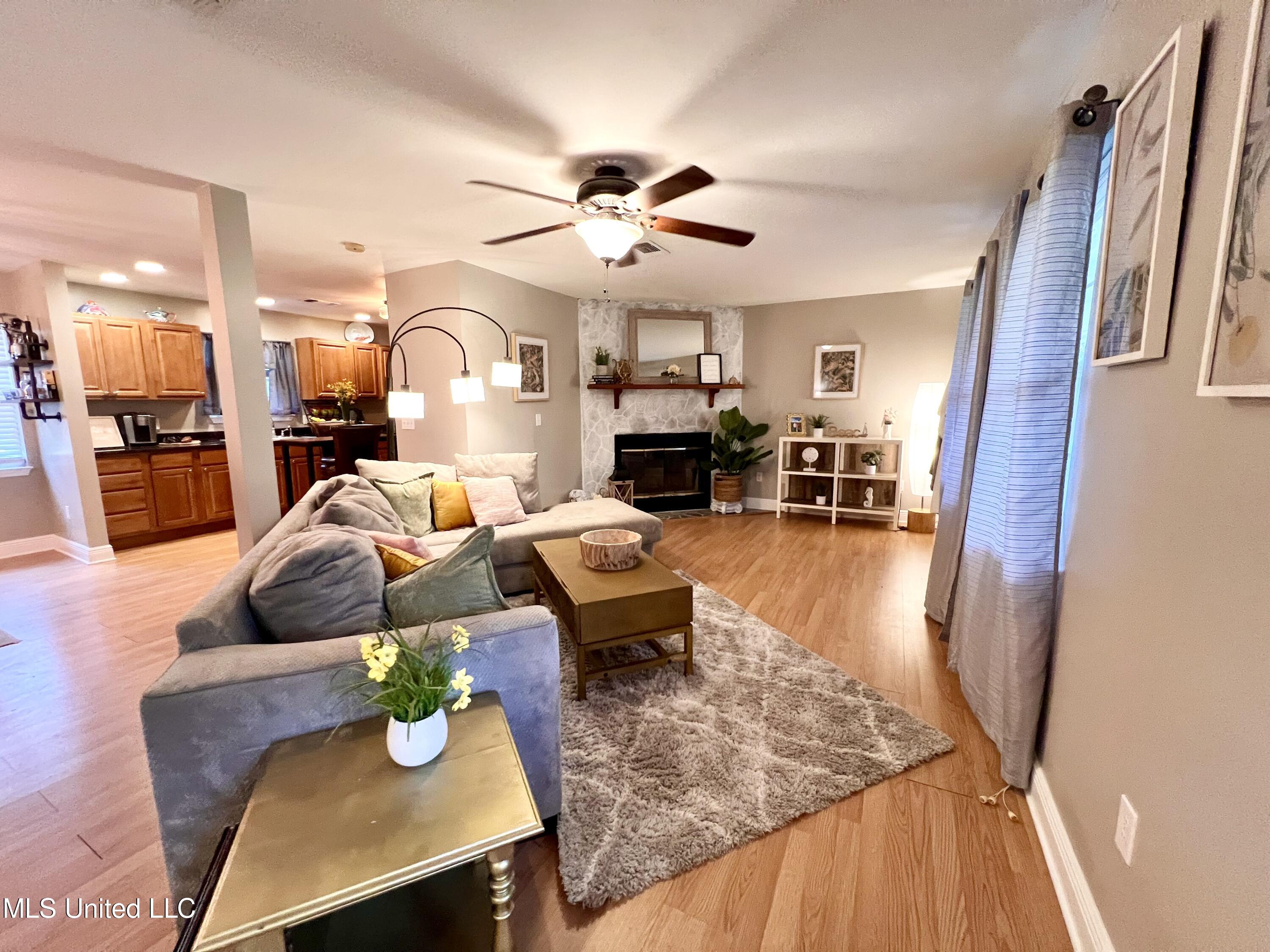 13 40th Street Property Photo 4