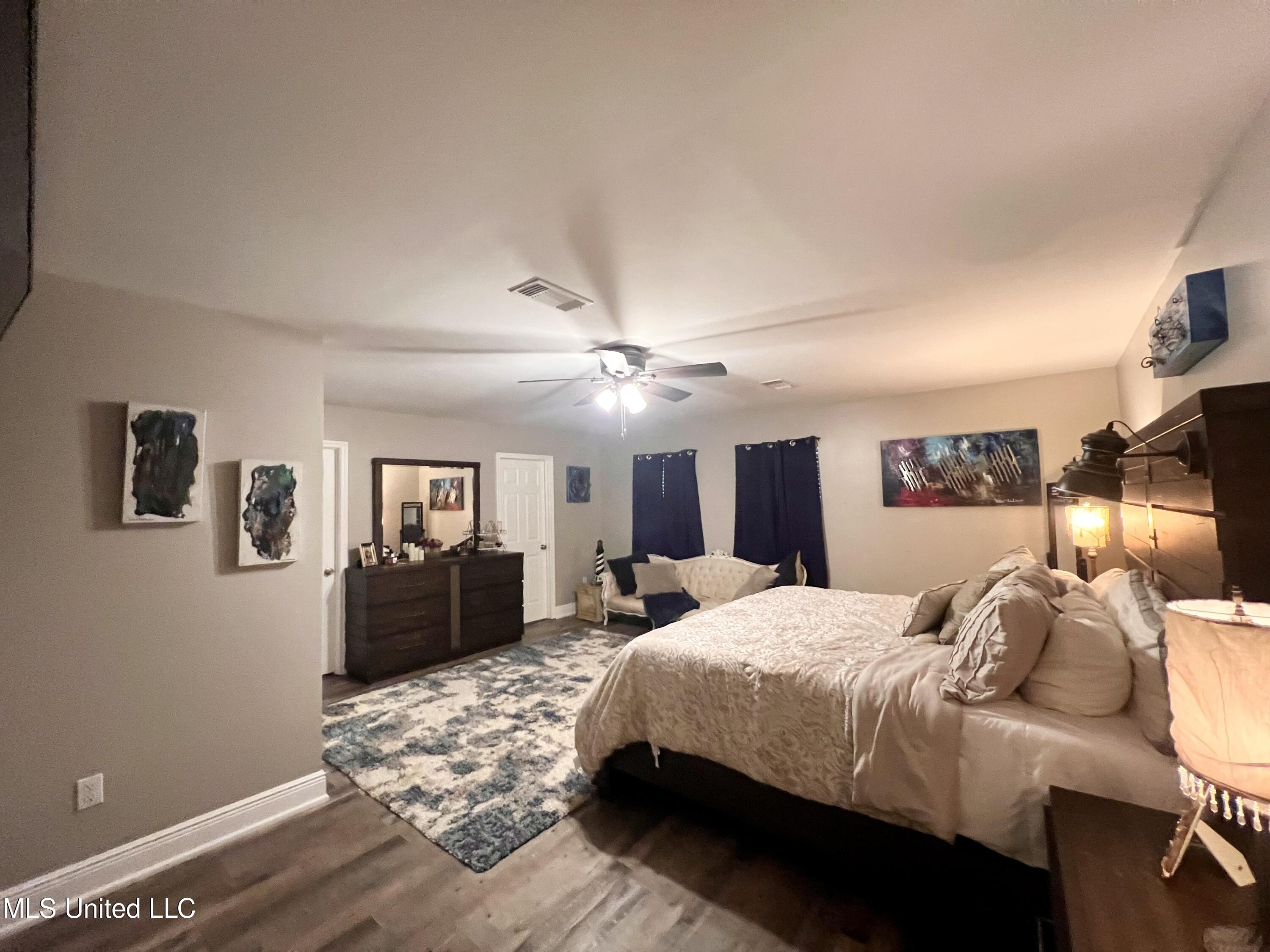 13 40th Street Property Photo 23