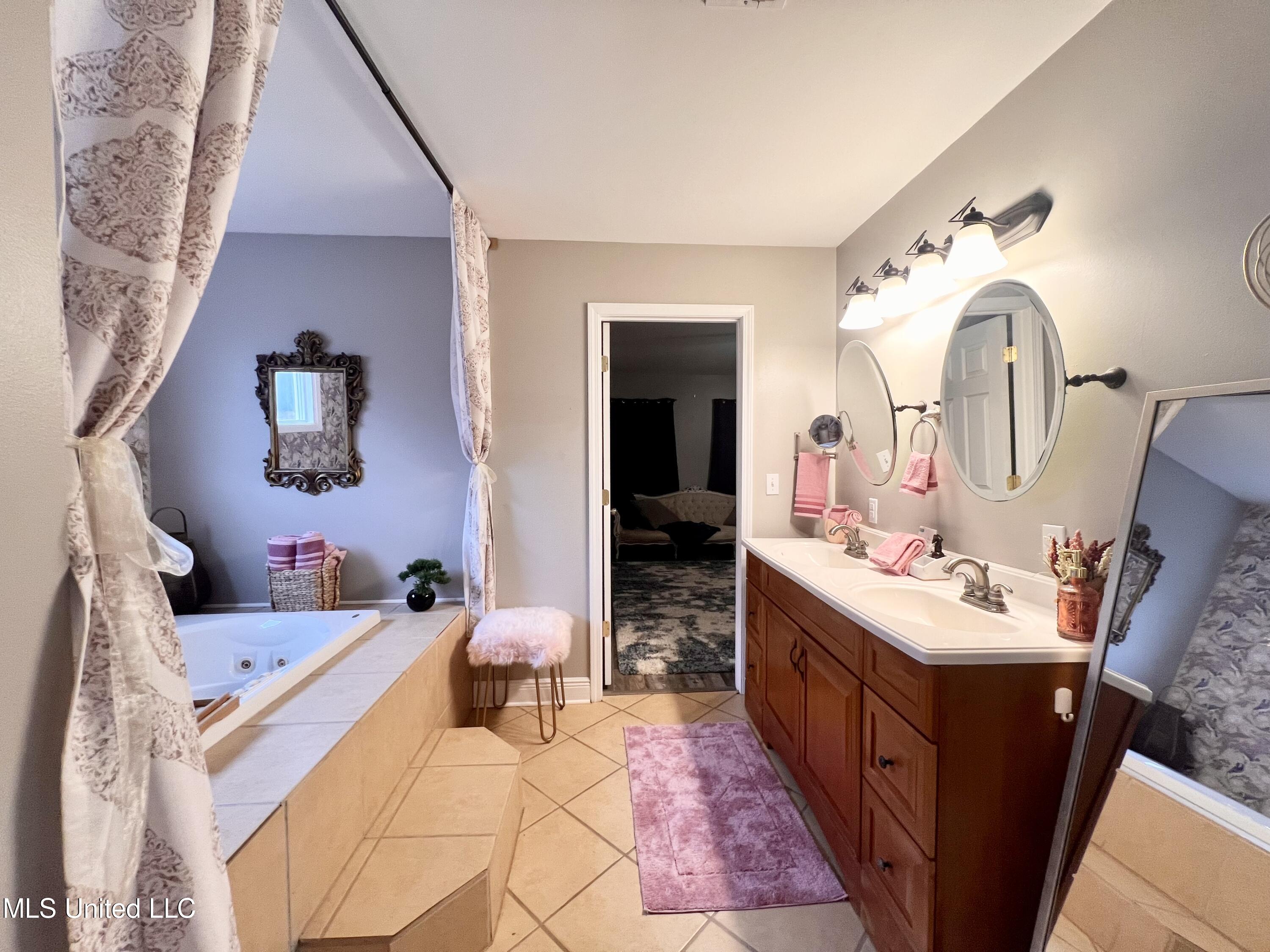13 40th Street Property Photo 30