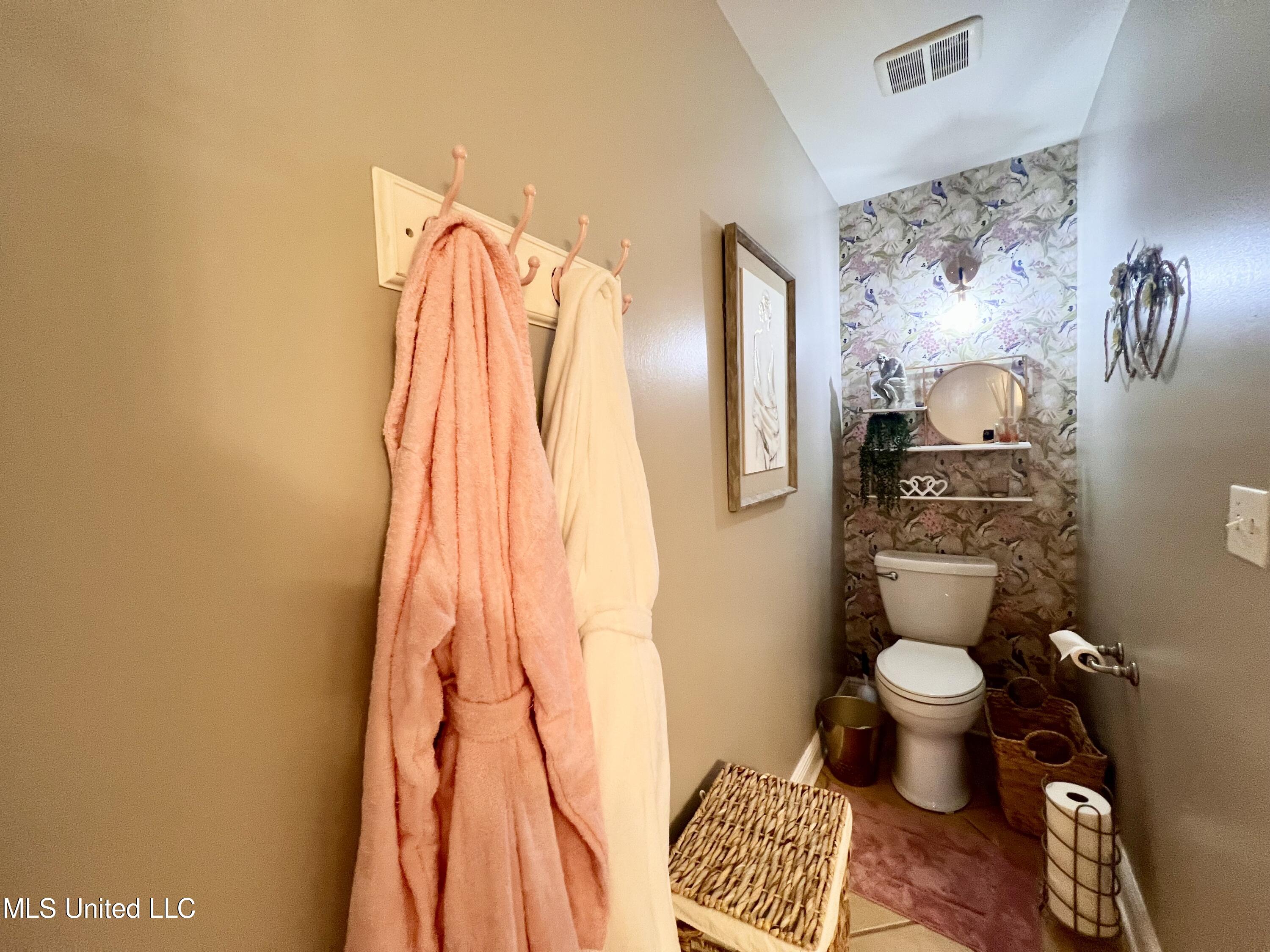 13 40th Street Property Photo 31
