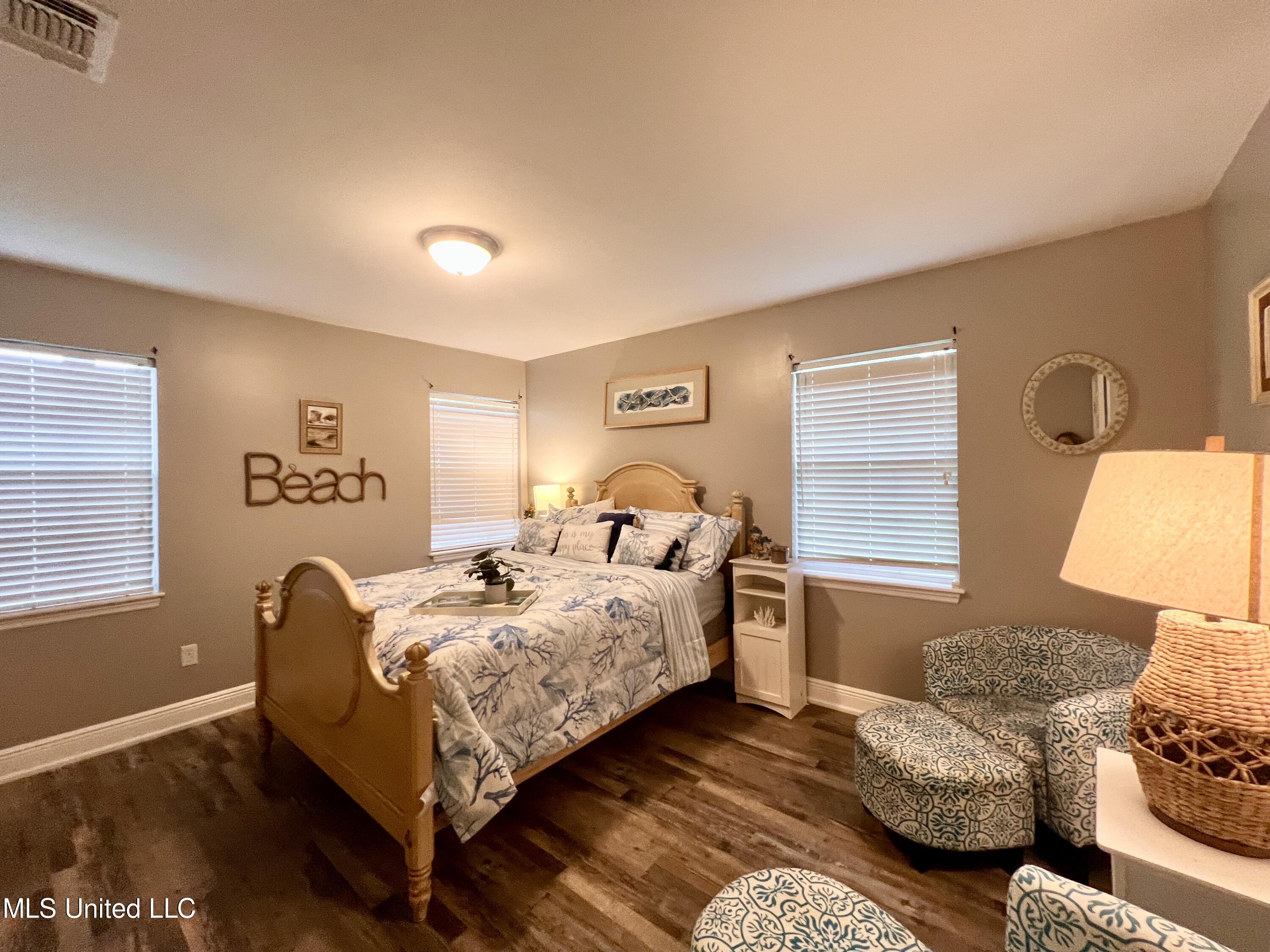 13 40th Street Property Photo 35