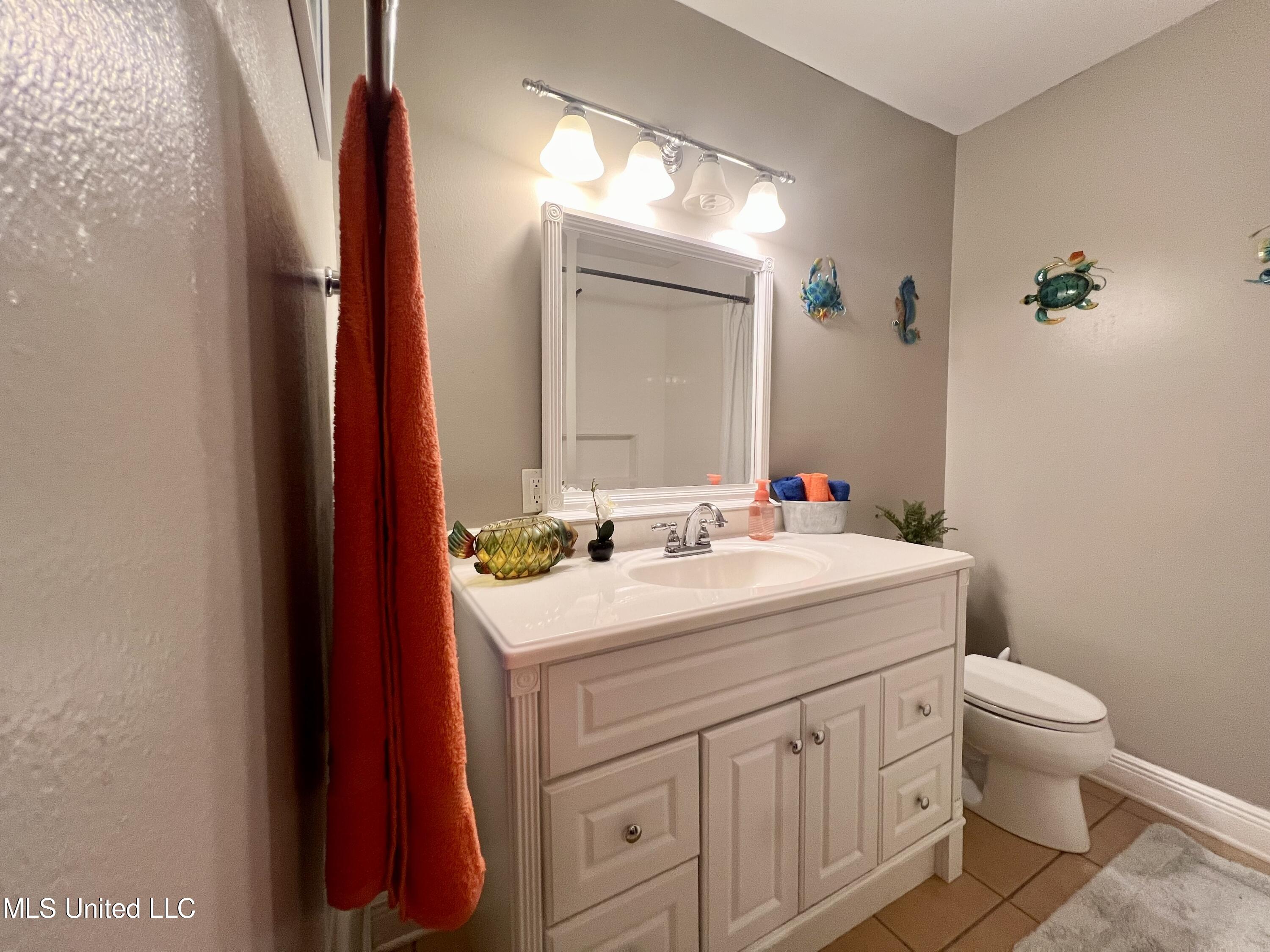 13 40th Street Property Photo 37