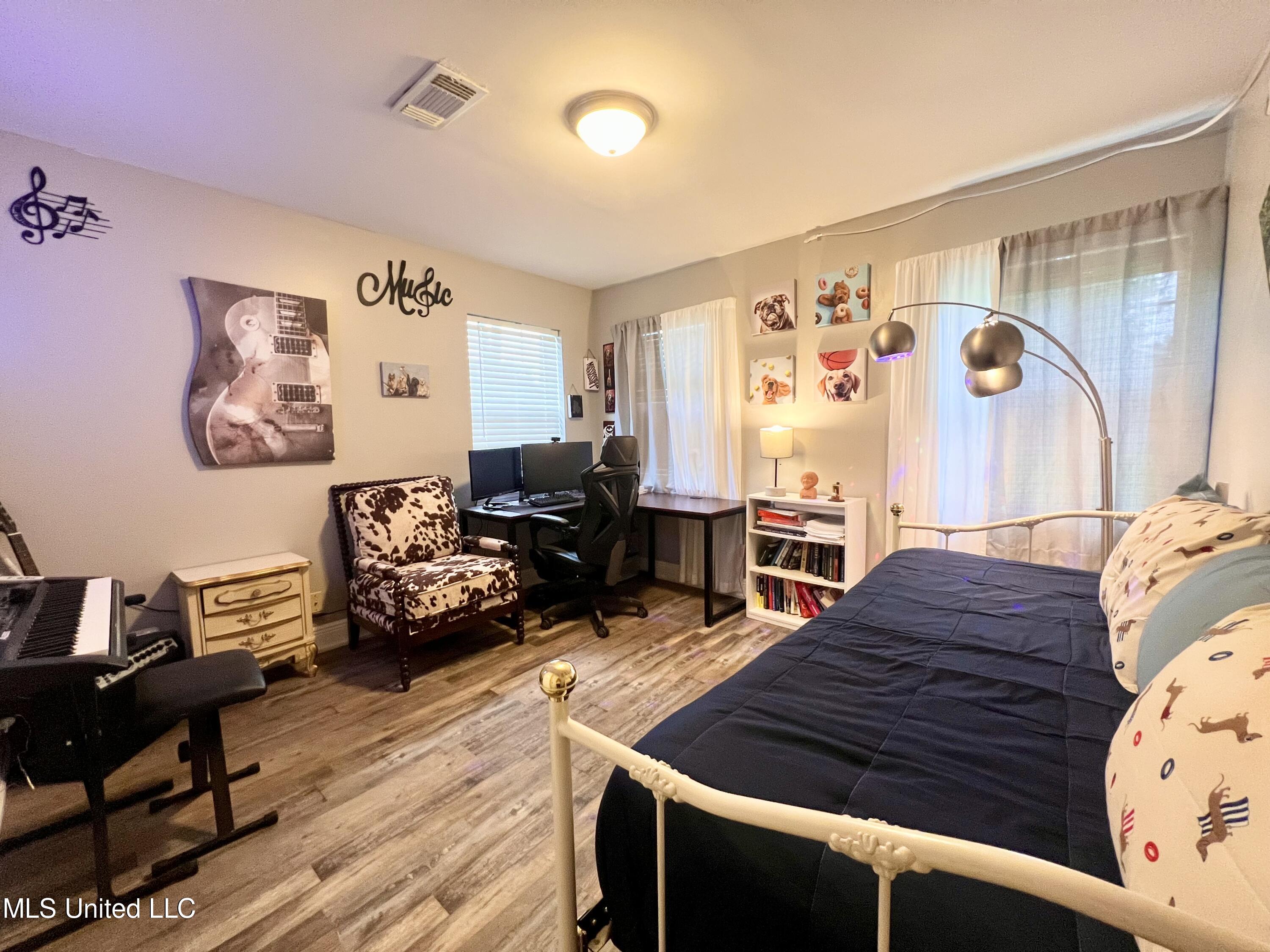13 40th Street Property Photo 44