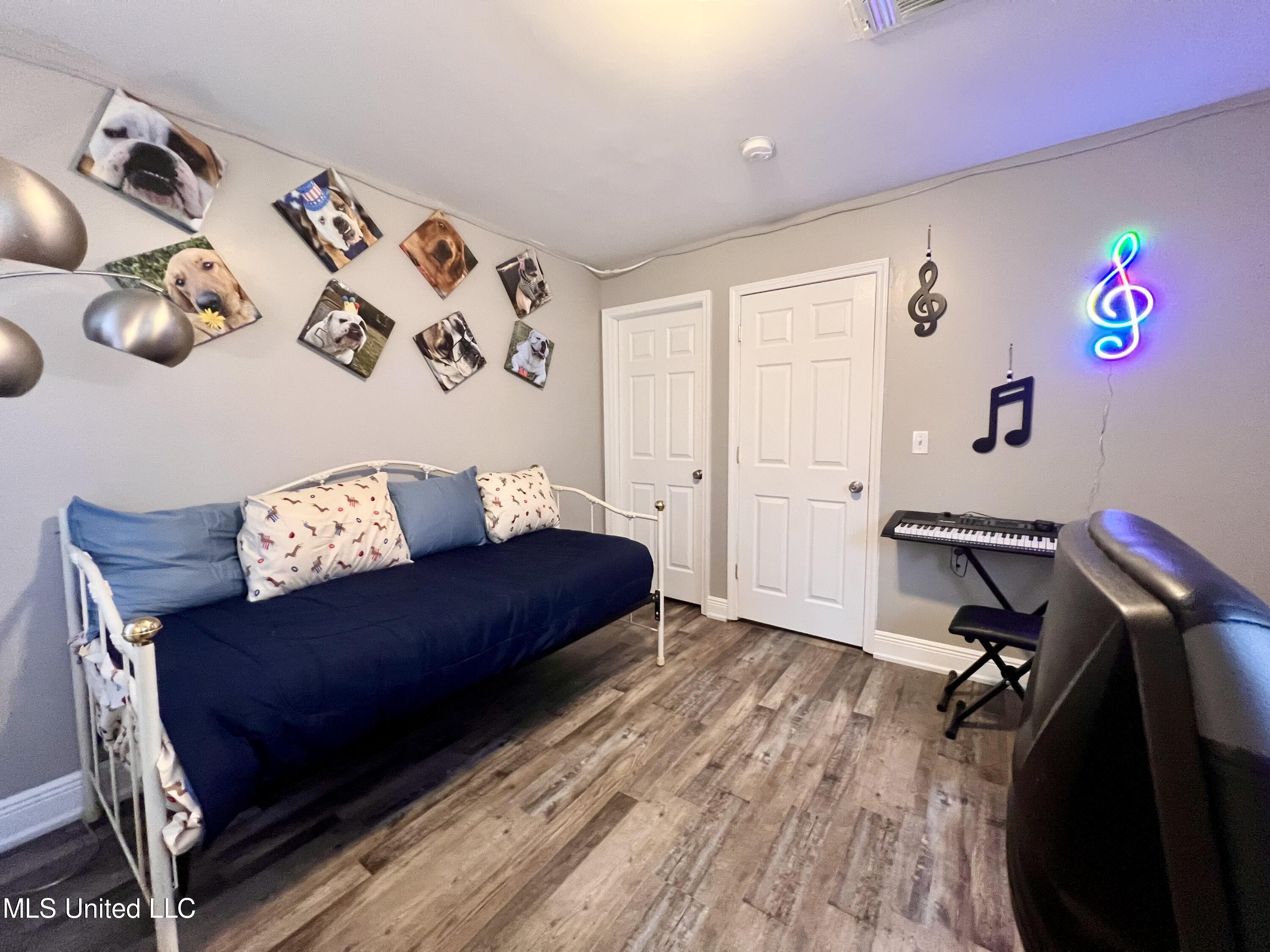 13 40th Street Property Photo 45